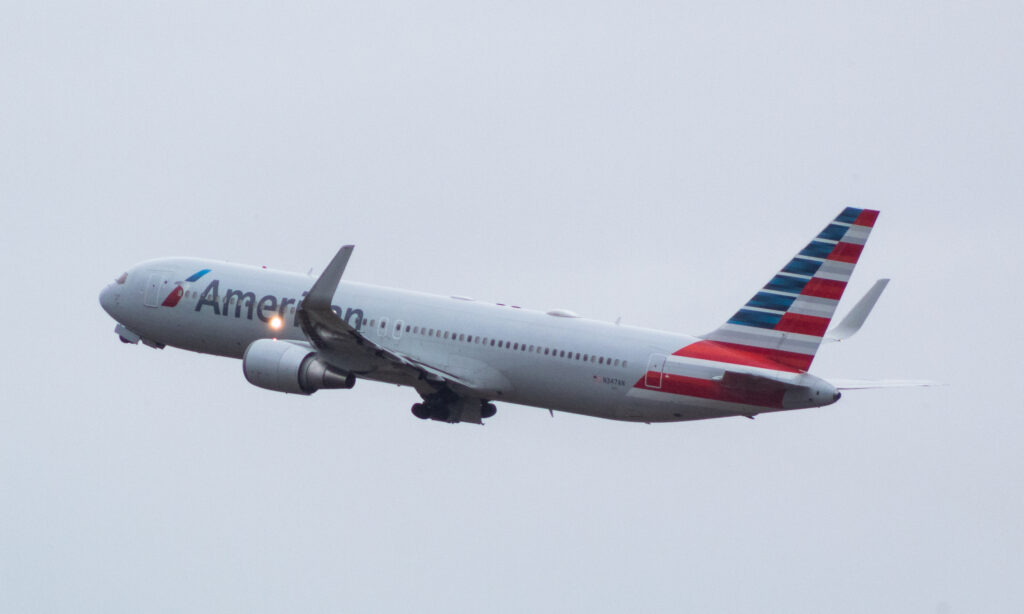 N347AN - Boeing 767-323 ER - American - Blog do Spotter