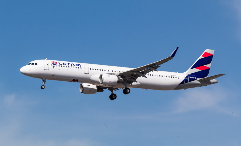 PT-XPN - Airbus A321-211 - LATAM Airlines - Blog do Spotter