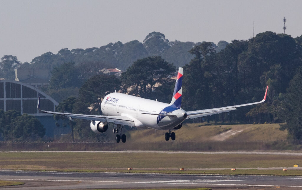 PT-XPN - Airbus A321-211 - LATAM Airlines - Blog do Spotter