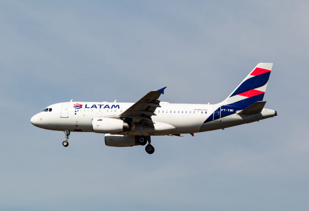 PT-TMI - Airbus A319-132 - LATAM Airlines - Blog do Spotter