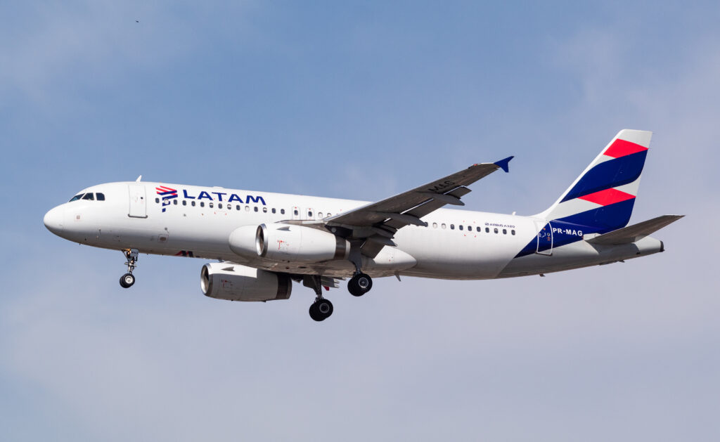 PR-MAG - Airbus A320-232 - LATAM Airlines - Blog do