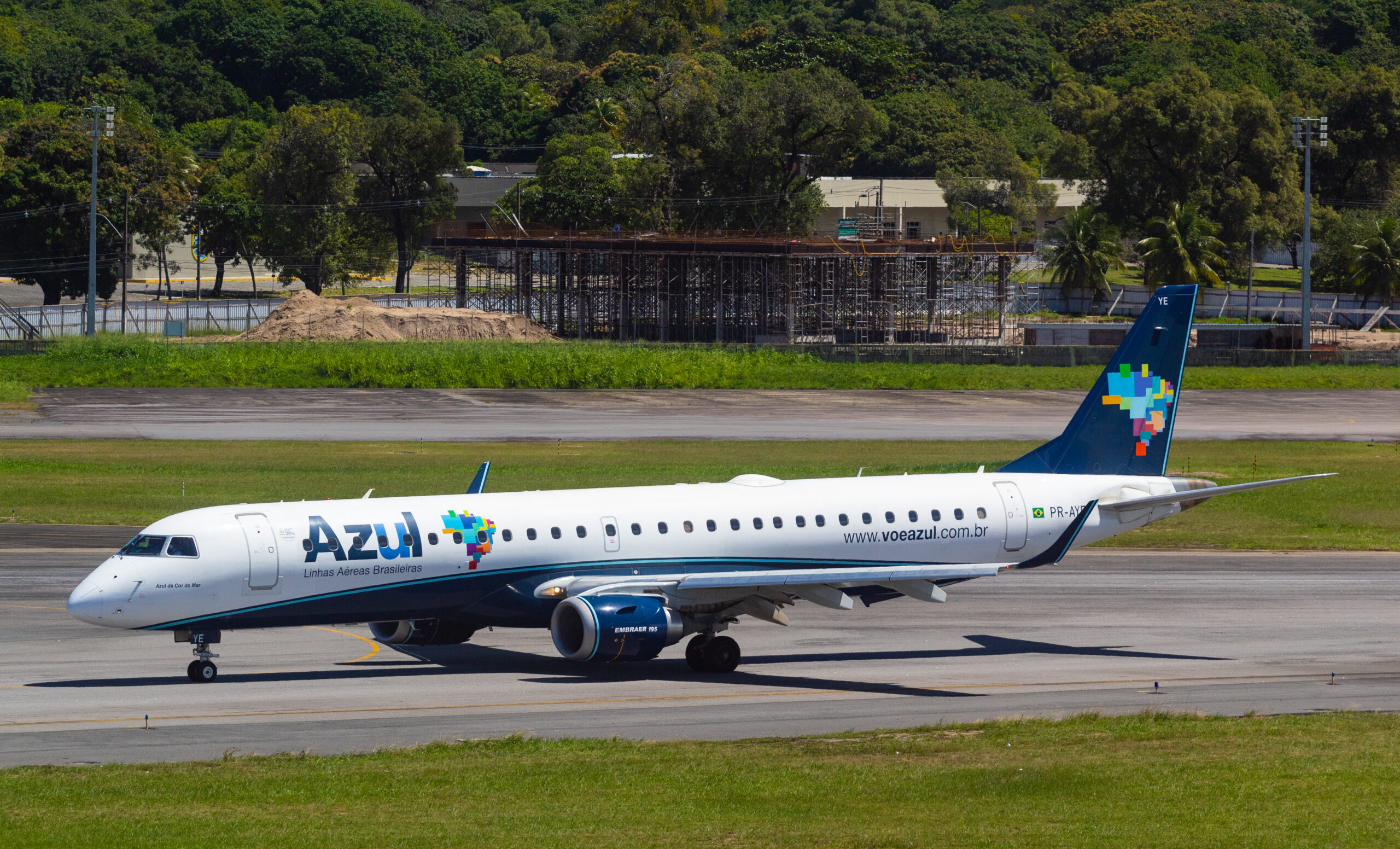 PR-AYE – Embraer 195 – Azul Linhas Aéreas