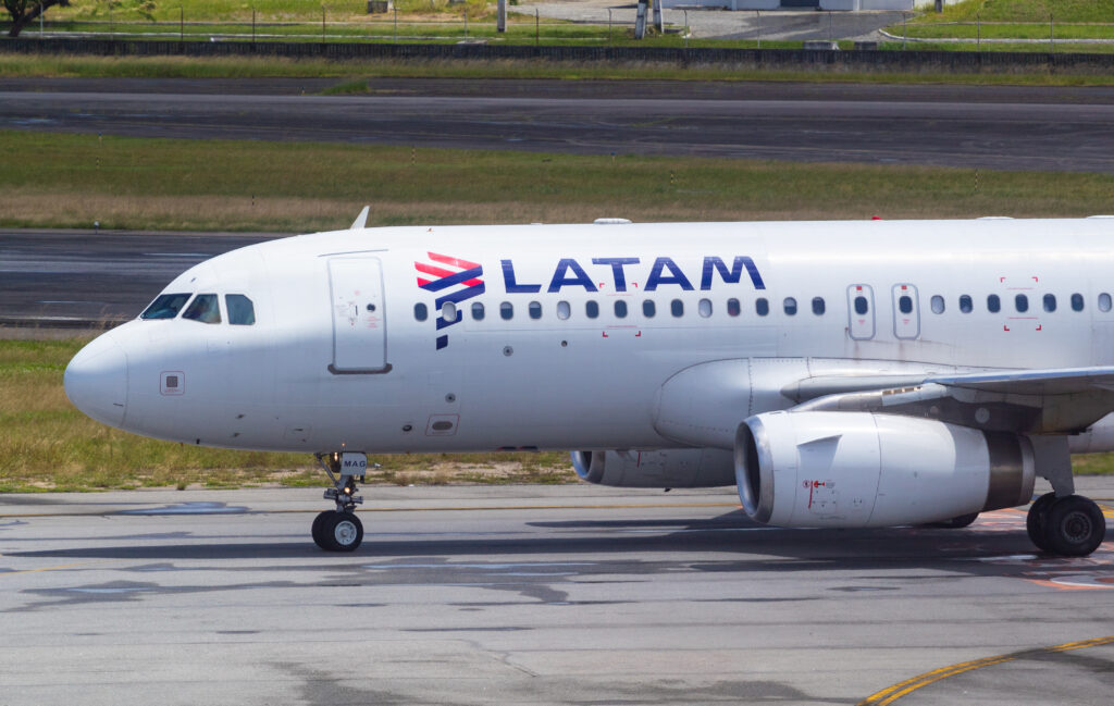 PR-MAG - Airbus A320-232 - LATAM Airlines - Blog do Spotter