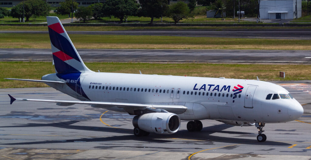 PR-MAG - Airbus A320-232 - LATAM Airlines - Blog do Spotter