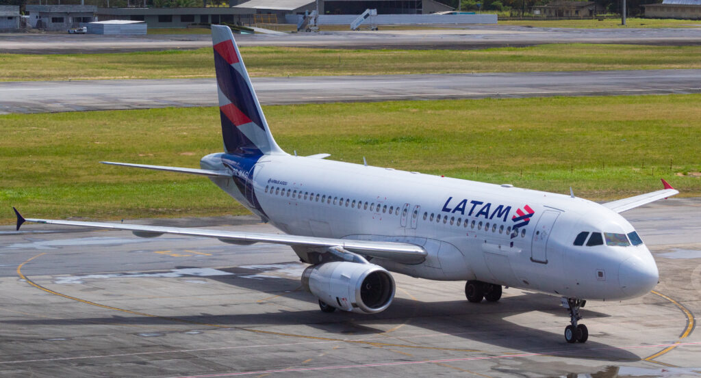 PR-MAG - Airbus A320-232 - LATAM Airlines - Blog do Spotter