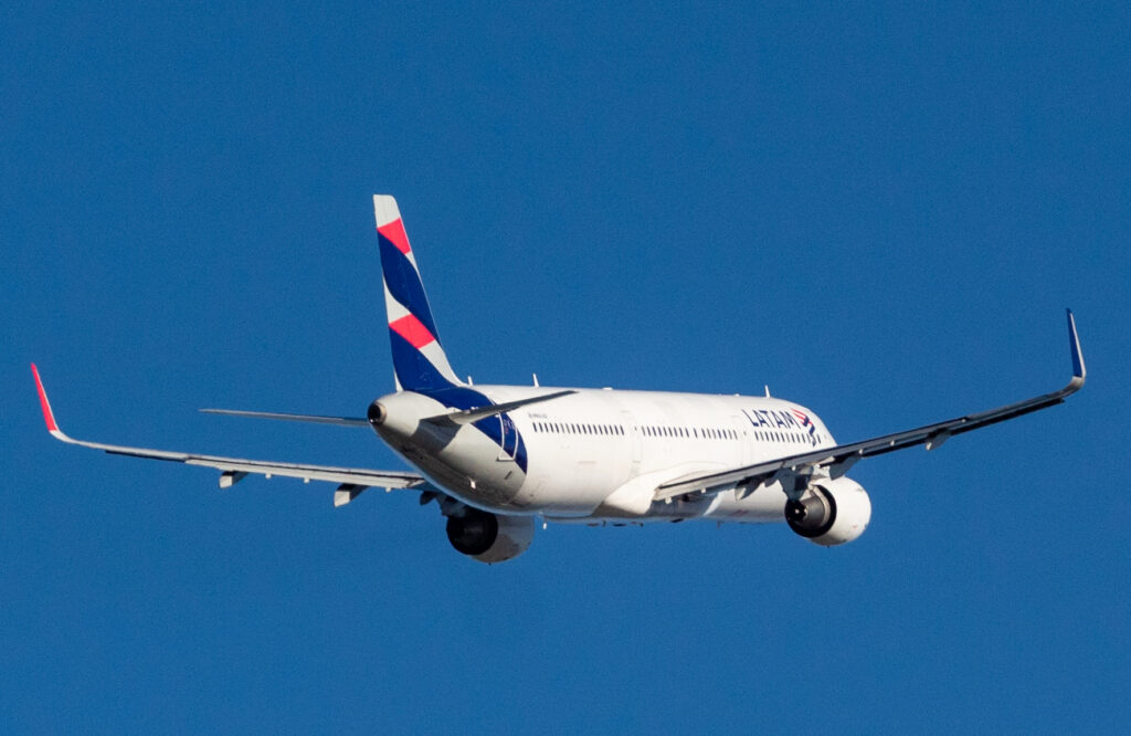 PT-XPL - Airbus A321-211 - LATAM Airlines - Blog do Spotter