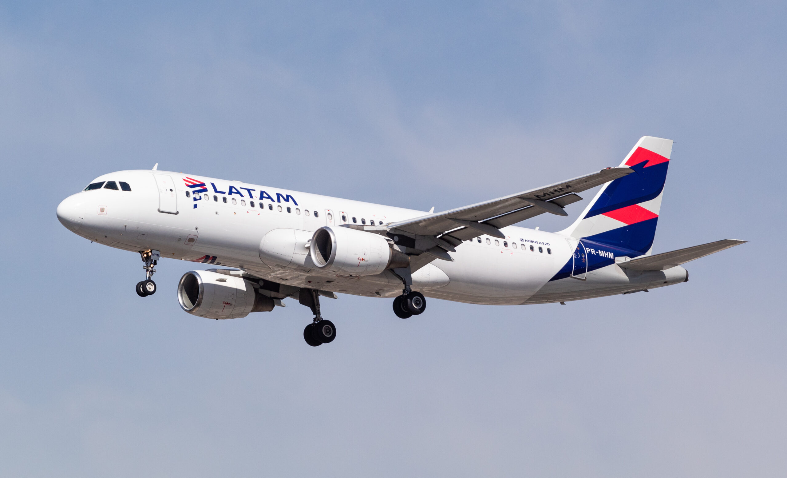PR-MHM – Airbus A320-214 – LATAM Airlines