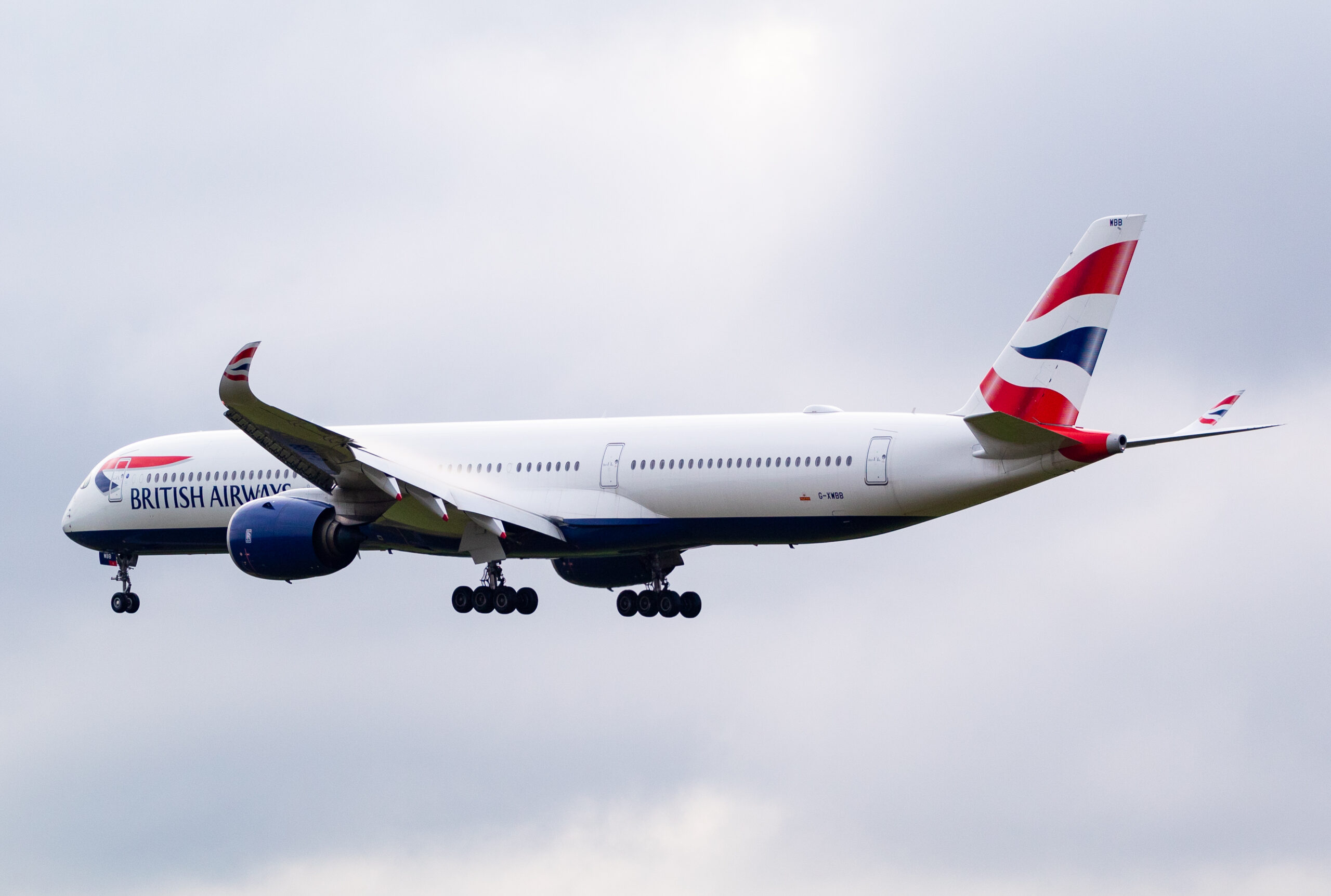 G-XWBB - Airbus A350-1041 - British Airways - Blog do Spotter