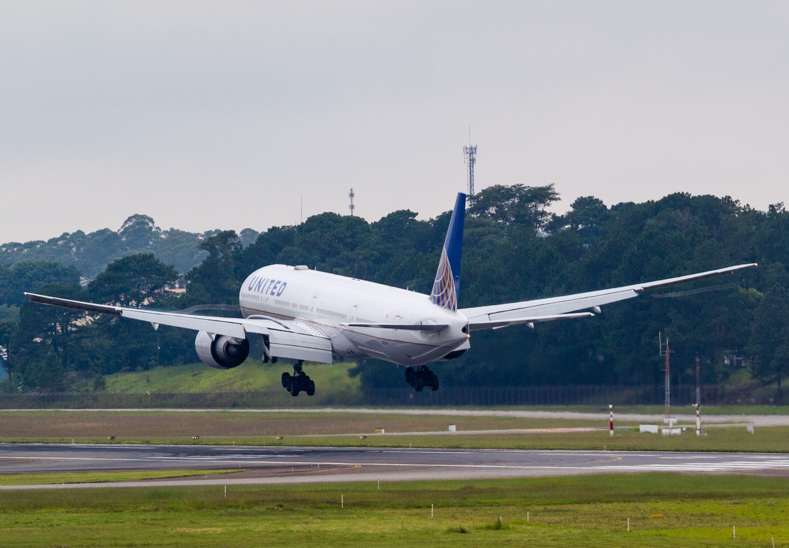 N2243U – Boeing 777-322ER – United Airlines - Blog do Spotter