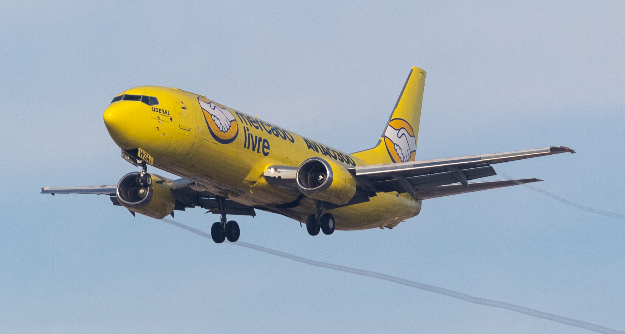 Por que empresas cargueiras voam em aviões antigos? - PR-WSA Boeing 737-400 Mercado Livre