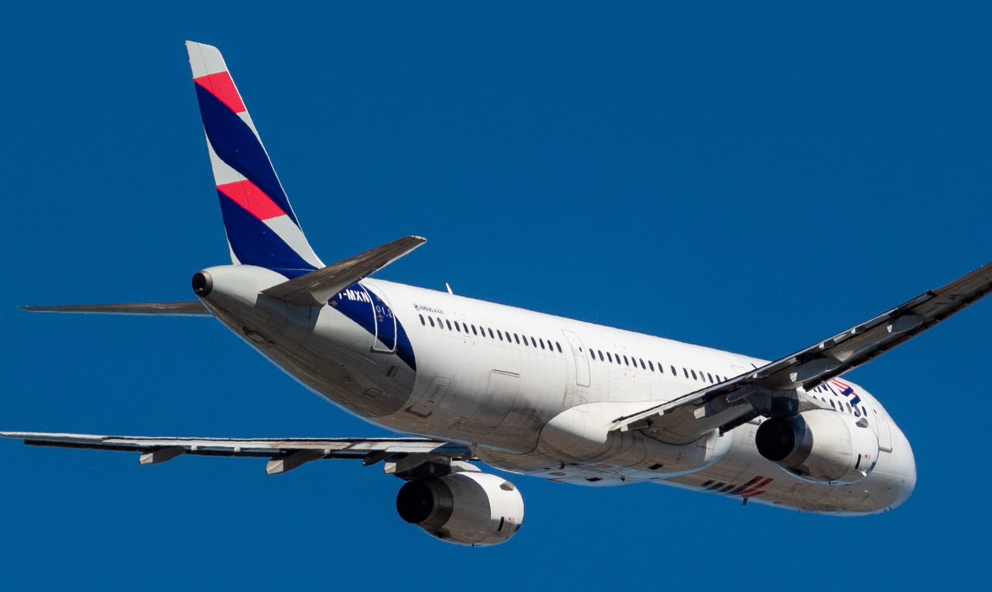 PT-MXN - Airbus A321-231 - LATAM Airlines - Blog do Spotter