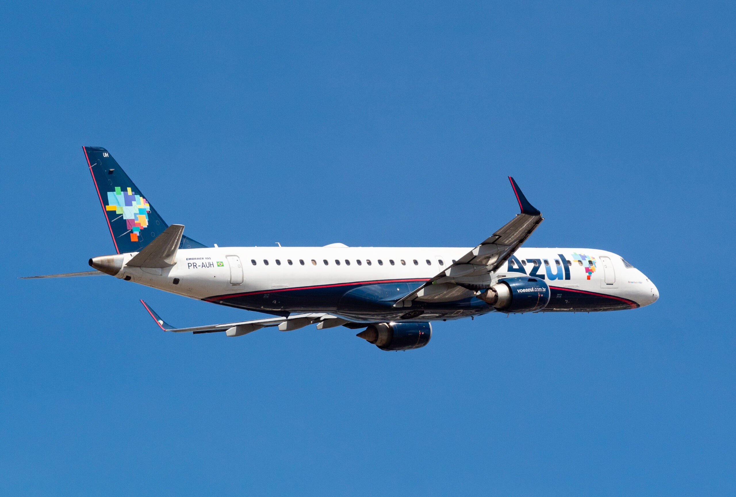 PR-AUH – Embraer 195 – Azul Linhas Aéreas - Blog do Spotter
