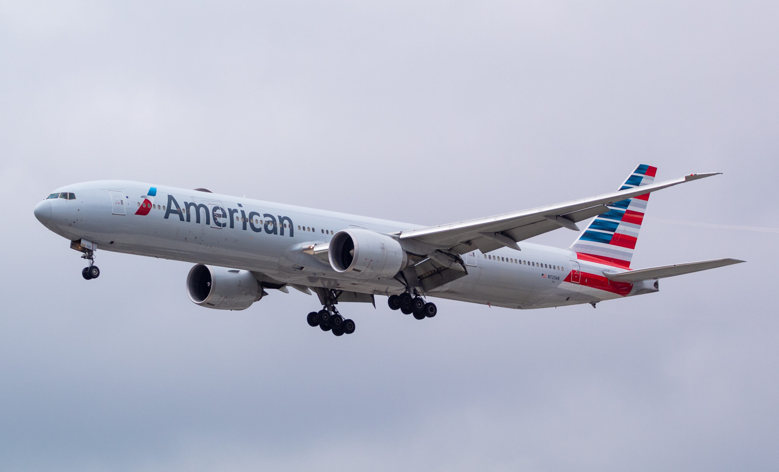 N723AN – Boeing 777-323ER – American Airlines - Blog do Spotter