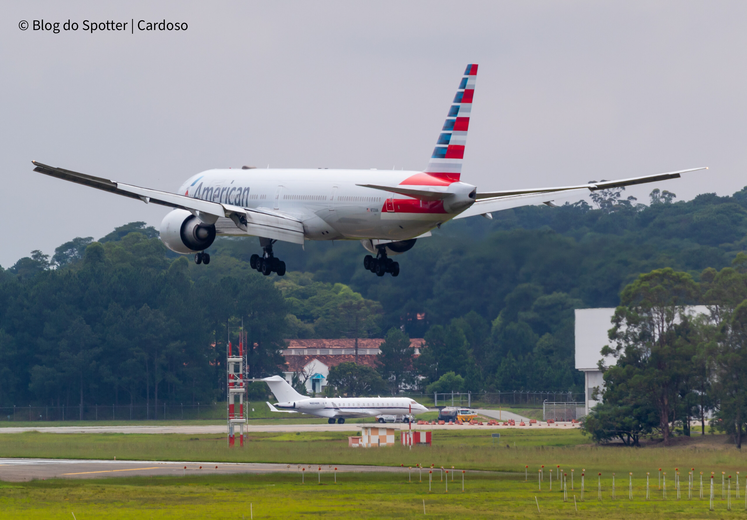 N723AN - Boeing 777-323ER - American Airlines