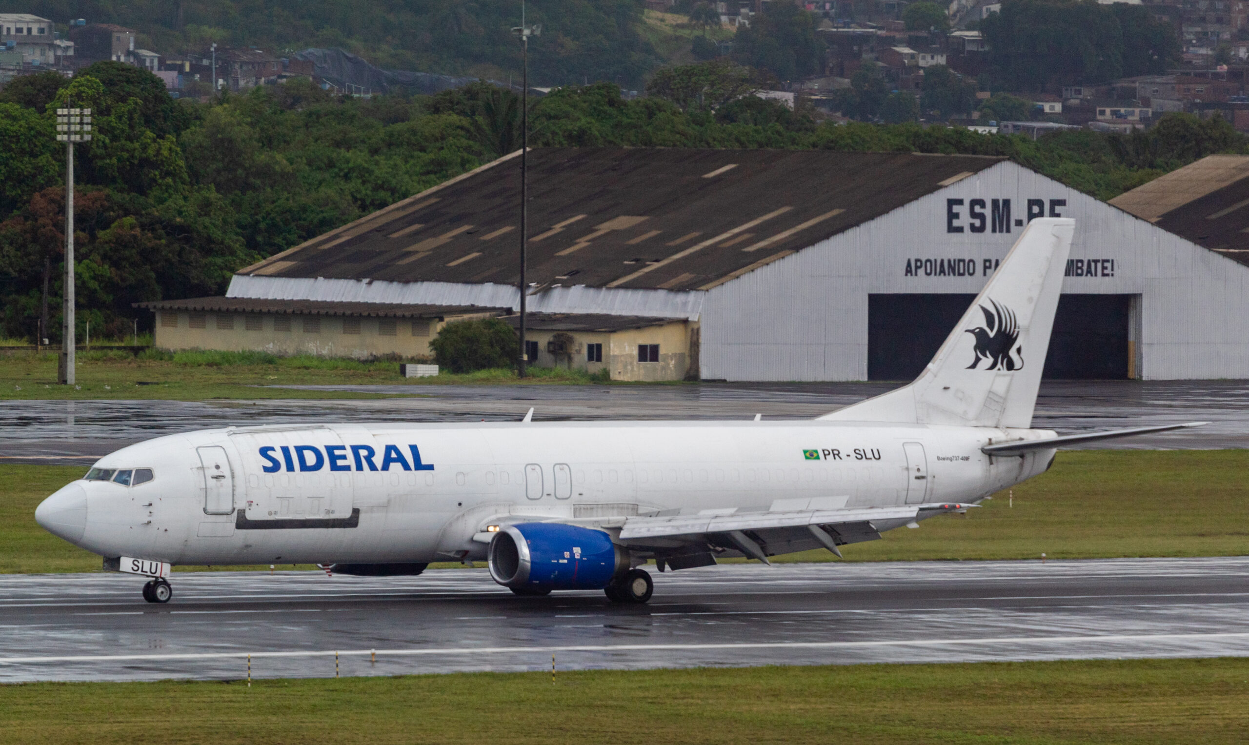 PR-SLU – Boeing 737-4Y0(SF) – Sideral