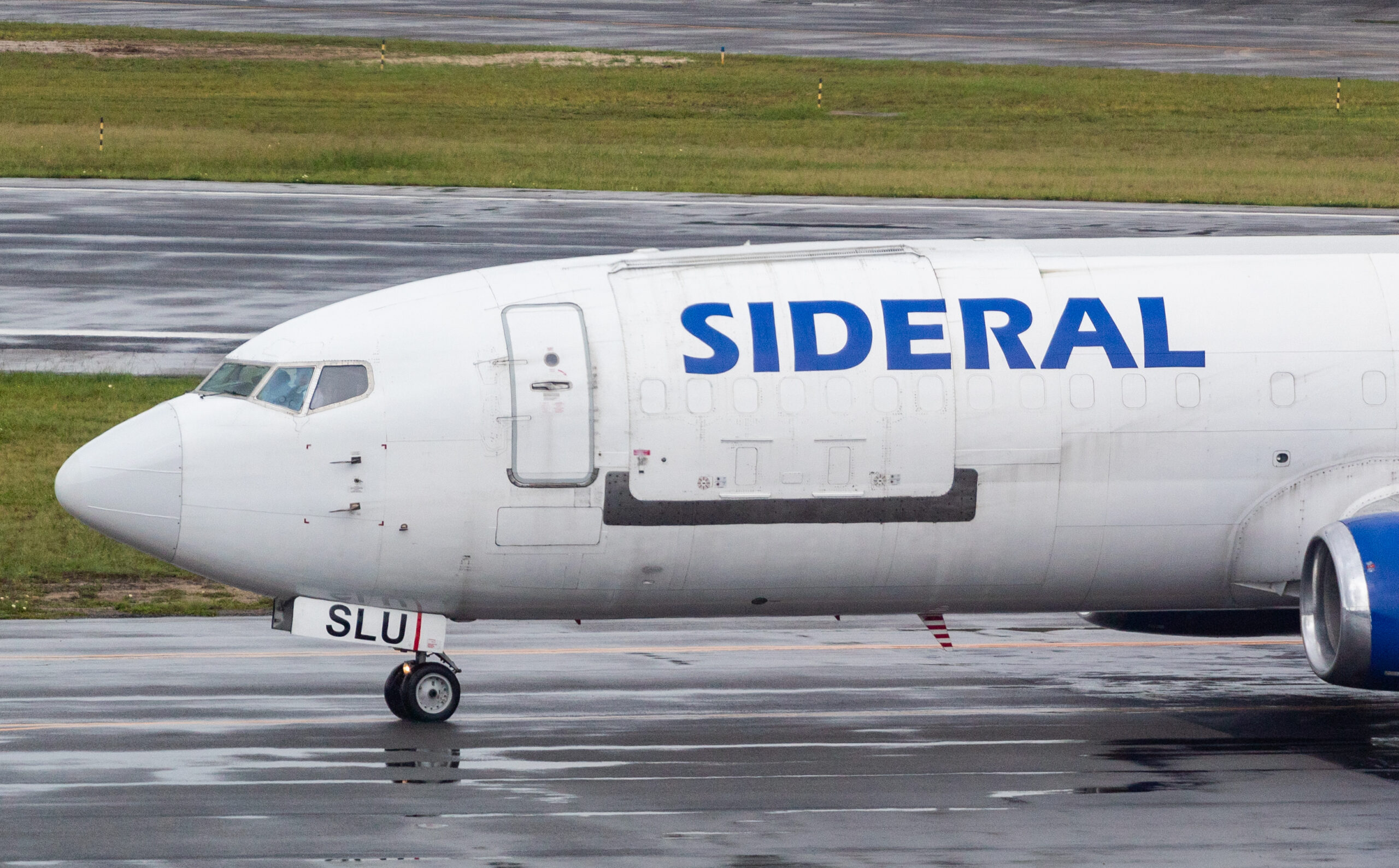 PR-SLU – Boeing 737-4Y0(SF) – Sideral - Blog do Spotter