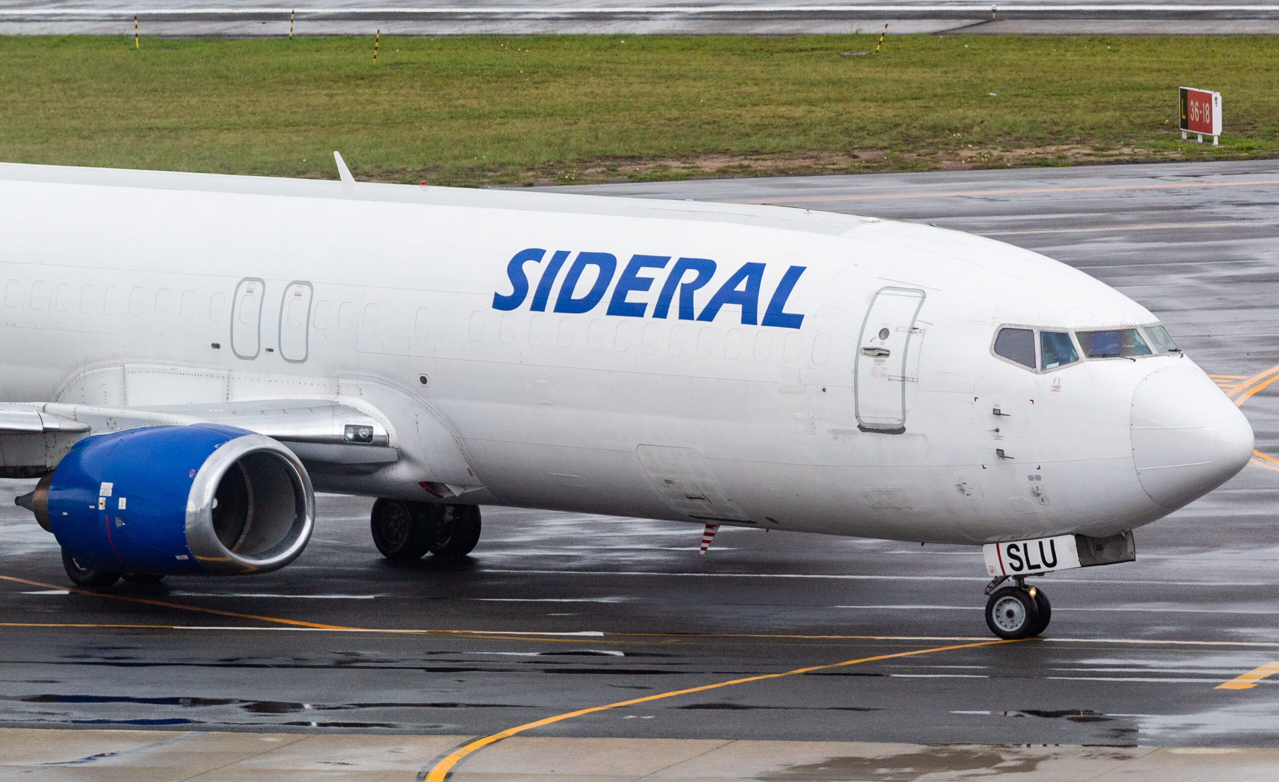 PR-SLU – Boeing 737-4Y0(SF) – Sideral - Blog do Spotter