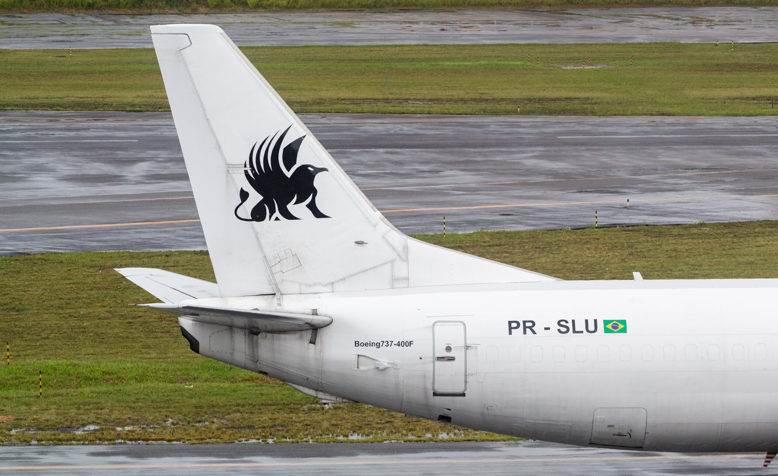PR-SLU – Boeing 737-4Y0(SF) – Sideral - Blog do Spotter