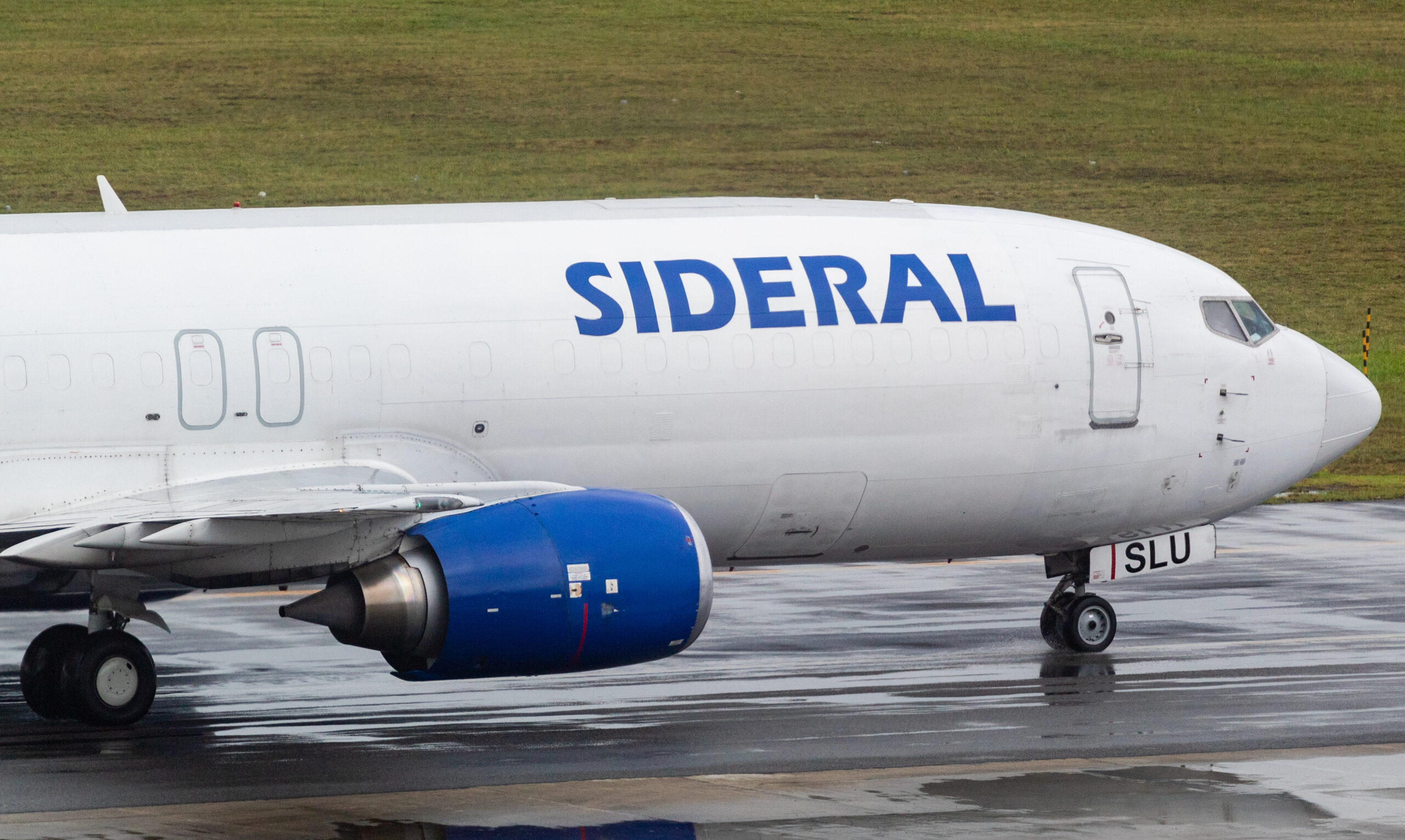 PR-SLU – Boeing 737-4Y0(SF) – Sideral - Blog do Spotter