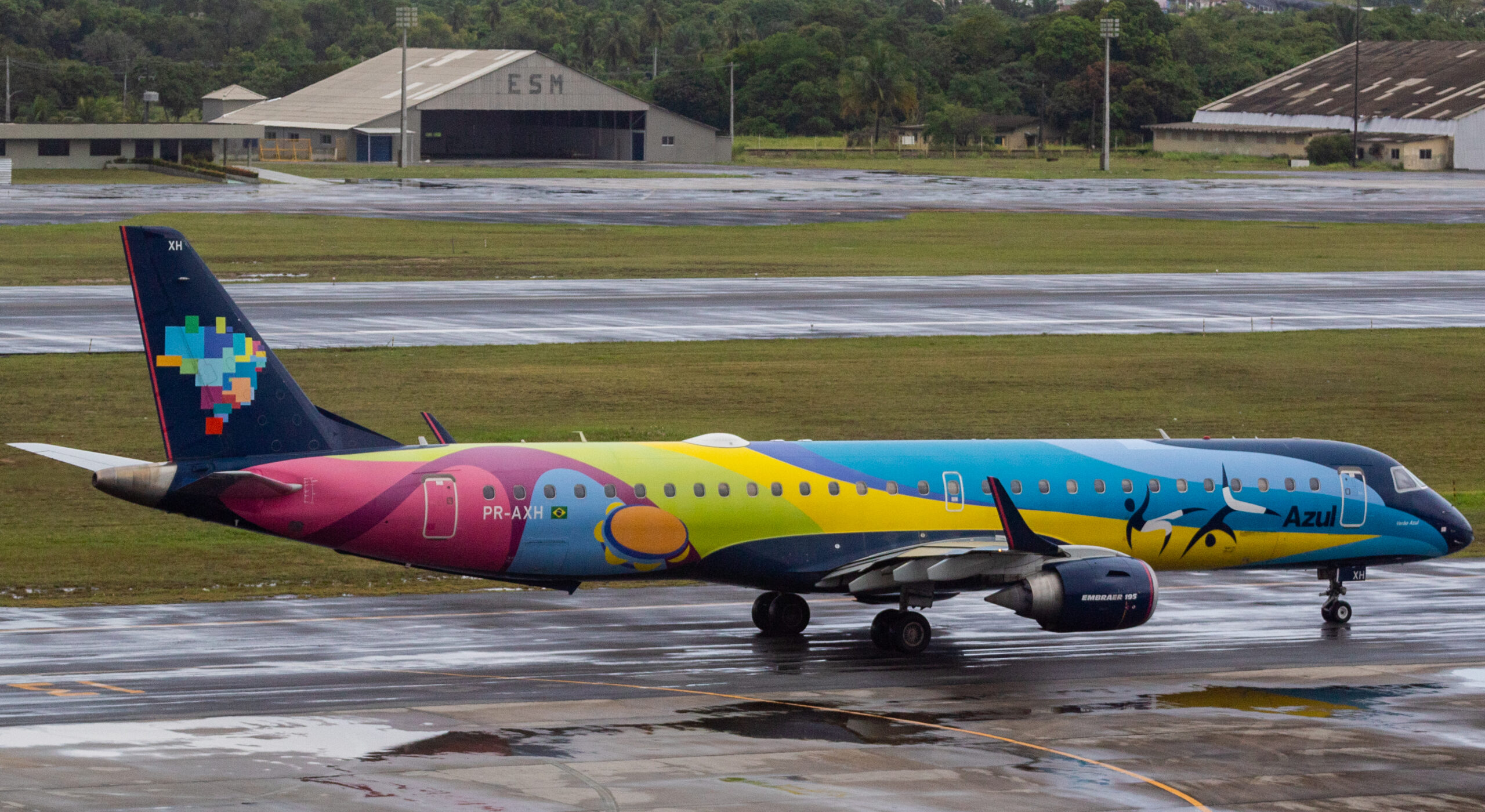 PR-AXH – Embraer 195 – Azul Linhas Aéreas - Blog do Spotter