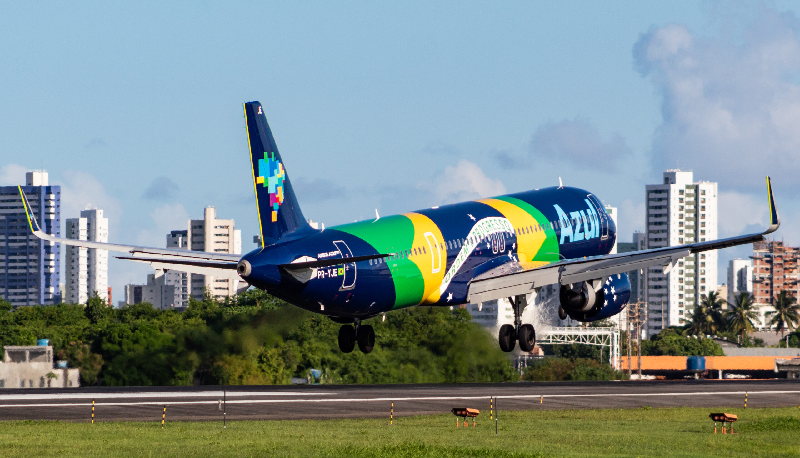 PR-YJE - Airbus A321 NEO - AZUL Linhas Aéreas - Blog do Spotter