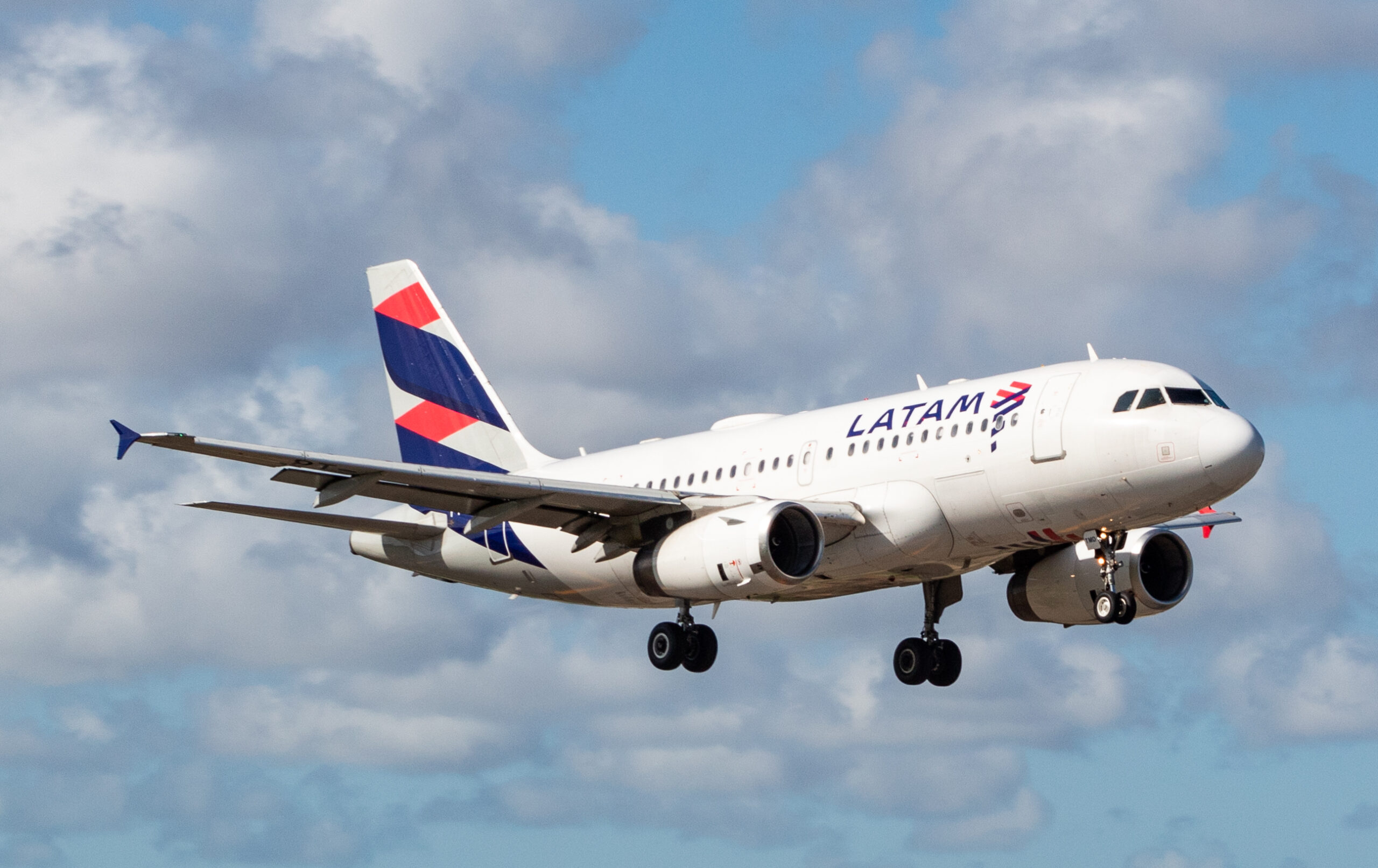 PT-TMD – Airbus A319-132 – LATAM Airlines