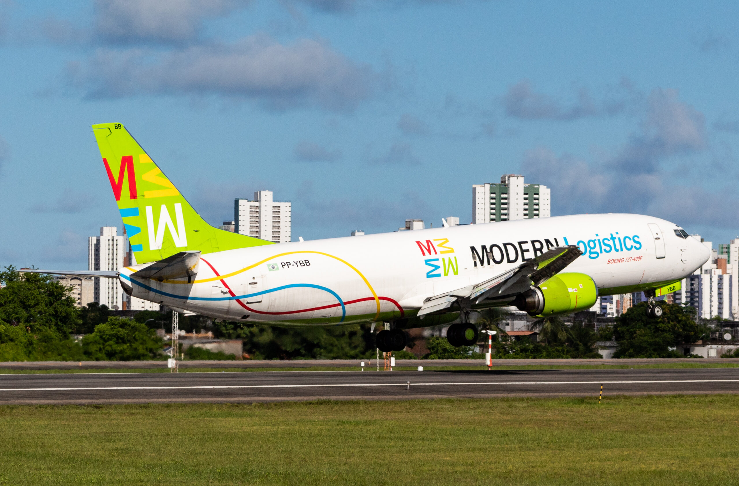 PP-YBB – Boeing 737-4Q8 – Modern Logistics - Blog do Spotter