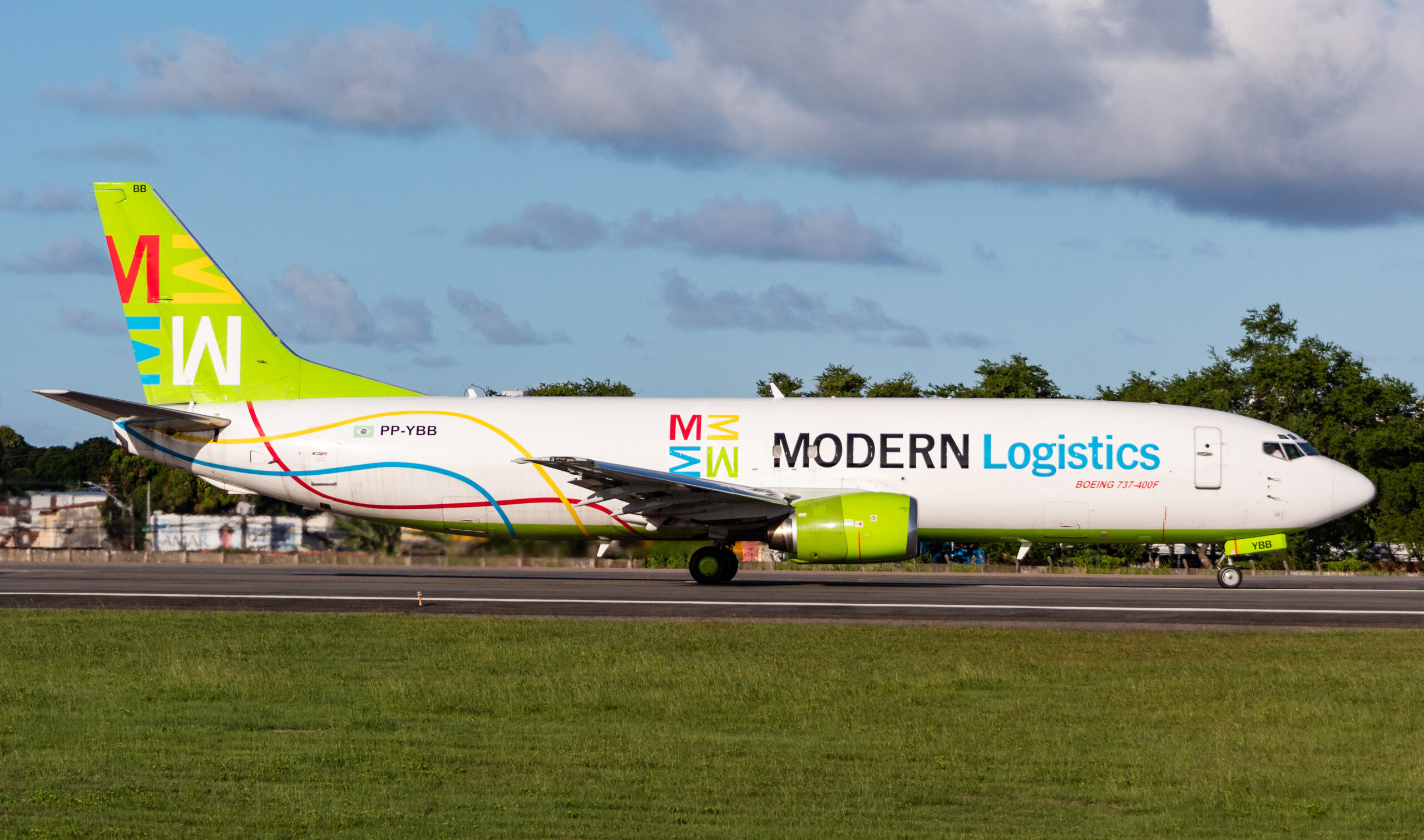 PP-YBB – Boeing 737-4Q8 – Modern Logistics - Blog do Spotter