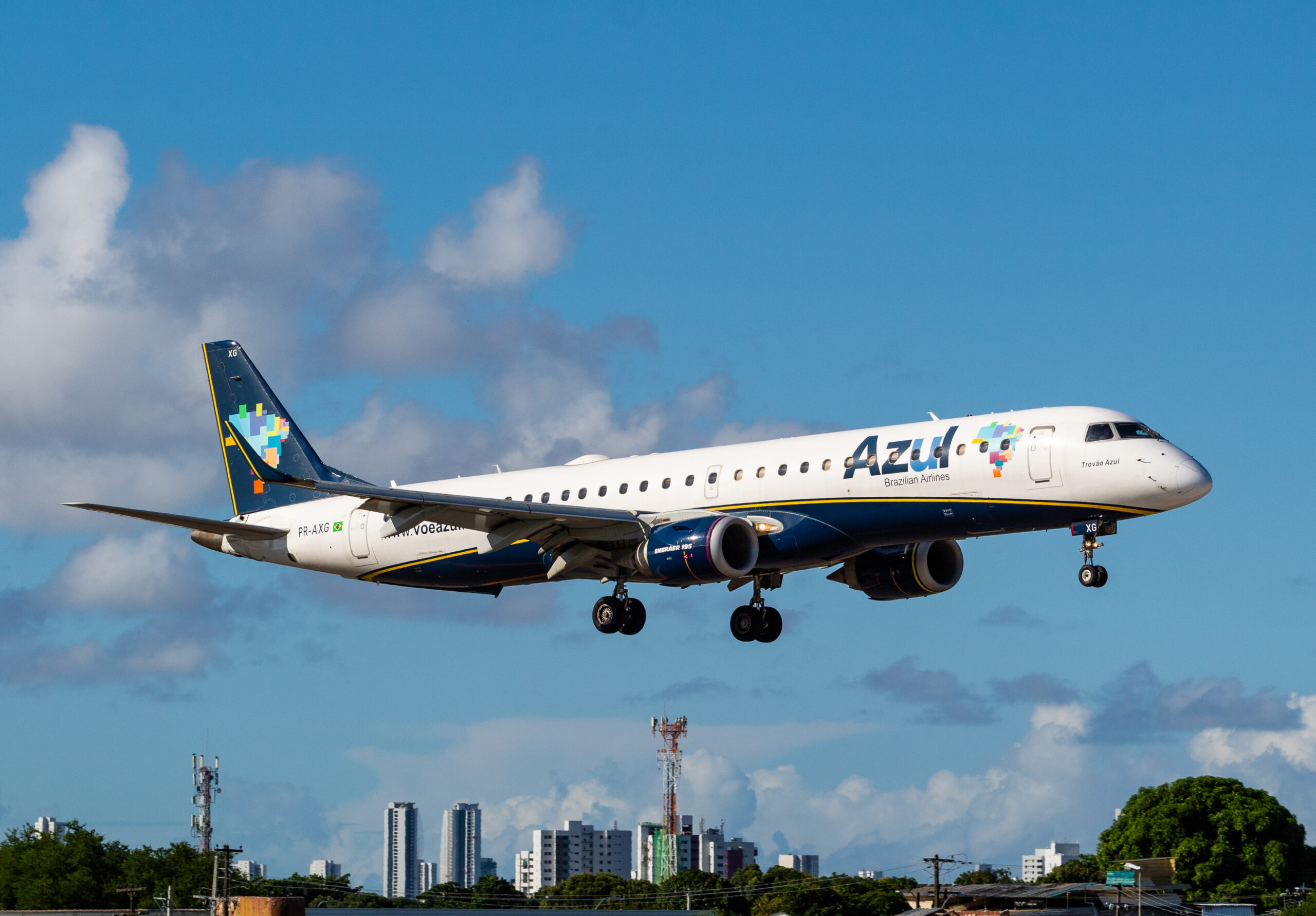 PR-AXG – Embraer 195 – Azul Linhas Aéreas - Blog do Spotter