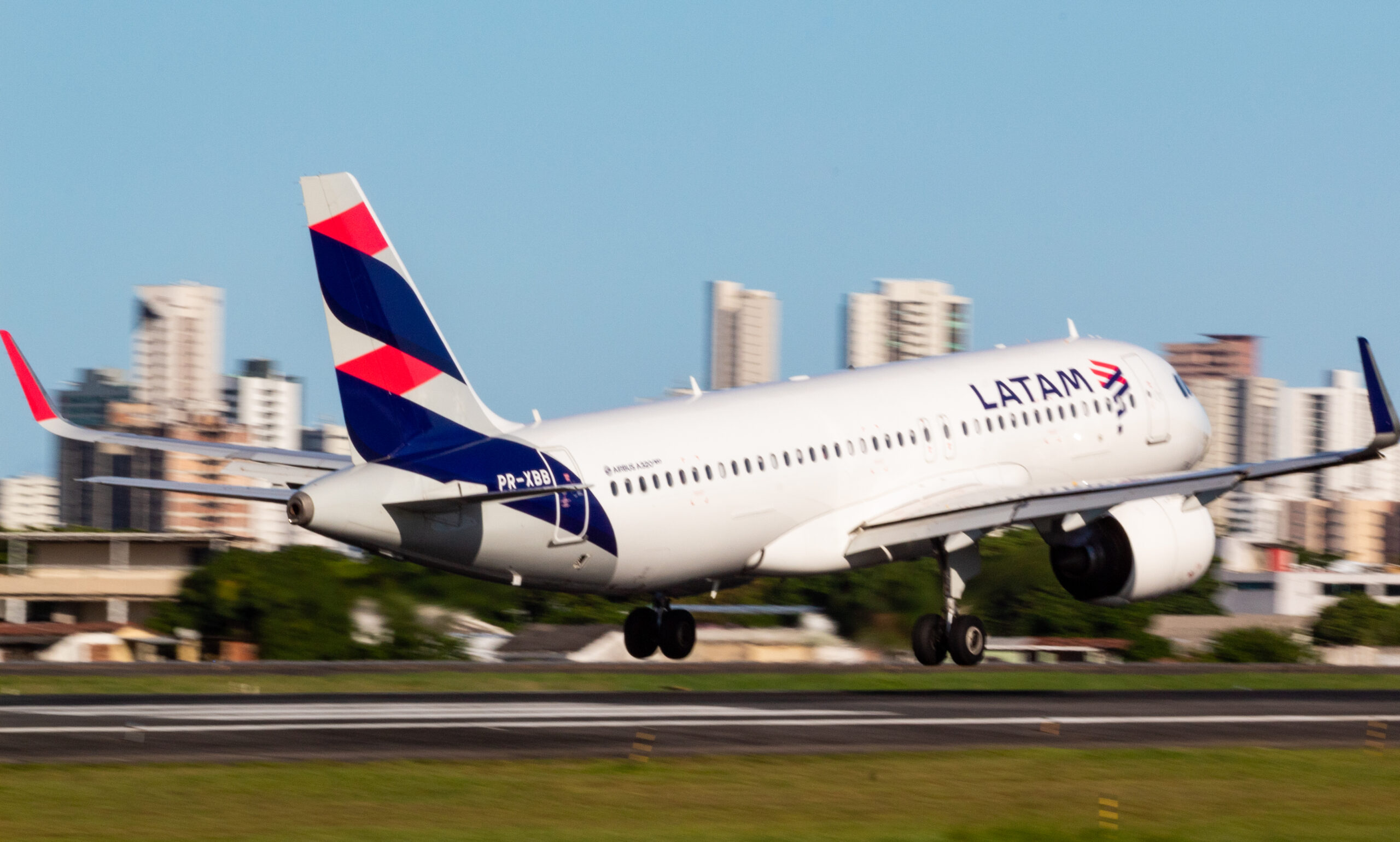 PR-XBB - Airbus A320 NEO - LATAM Airlines - Blog do Spotter