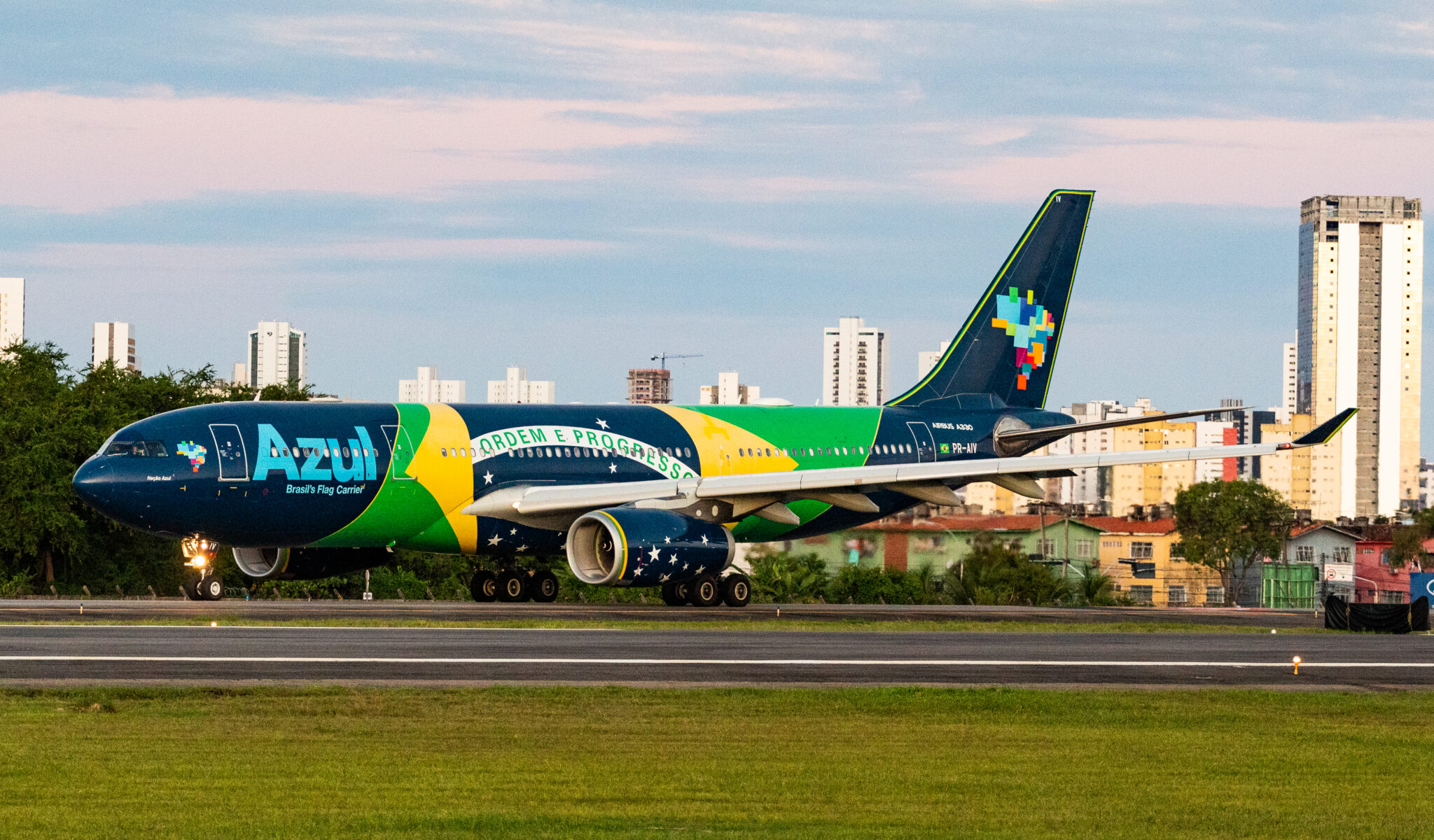 Conheça os aviões da Azul com pintura da Bandeira do Brasil BLOG DO SPOTTER