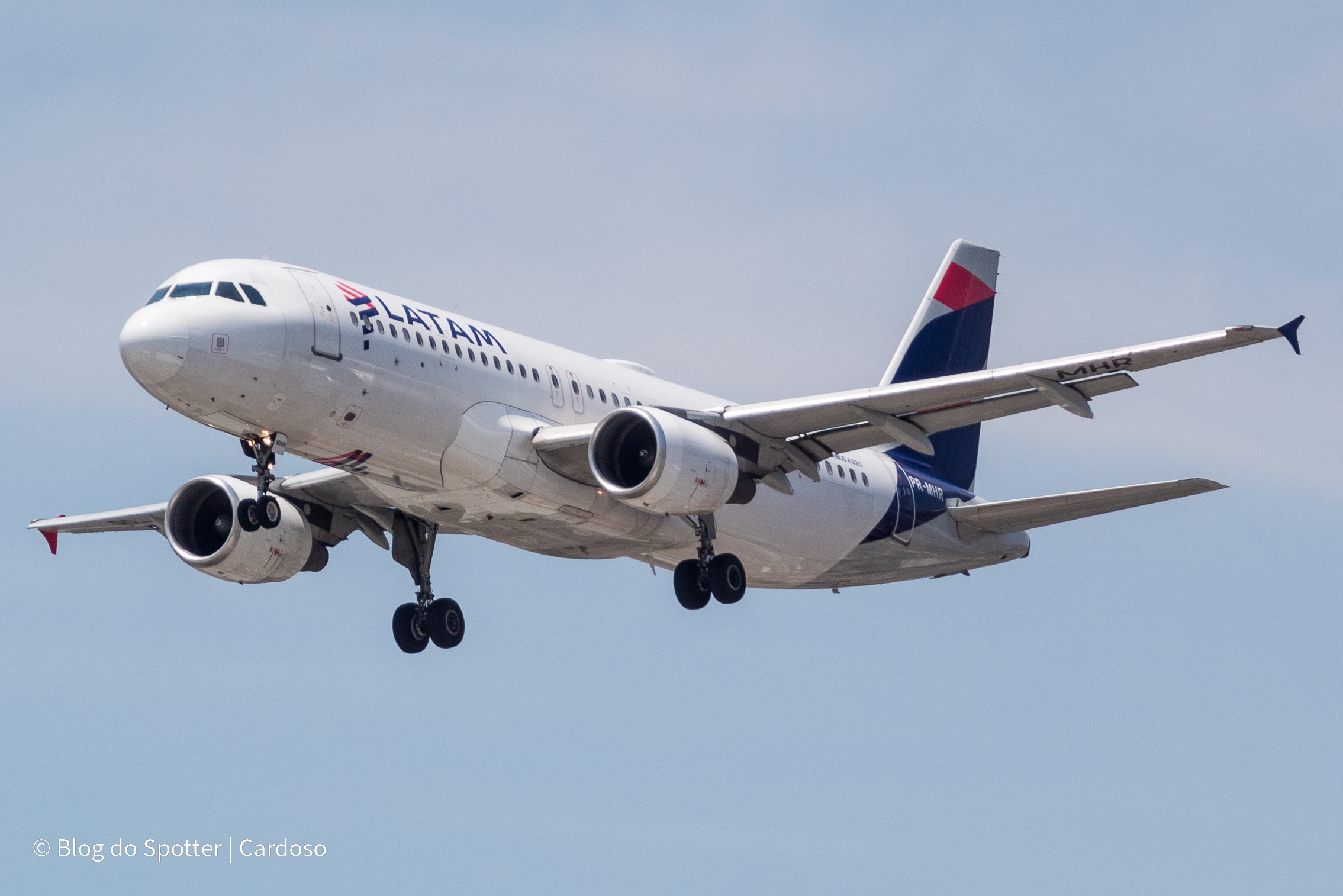 PR-MHR – Airbus A320-214 – LATAM Airlines
