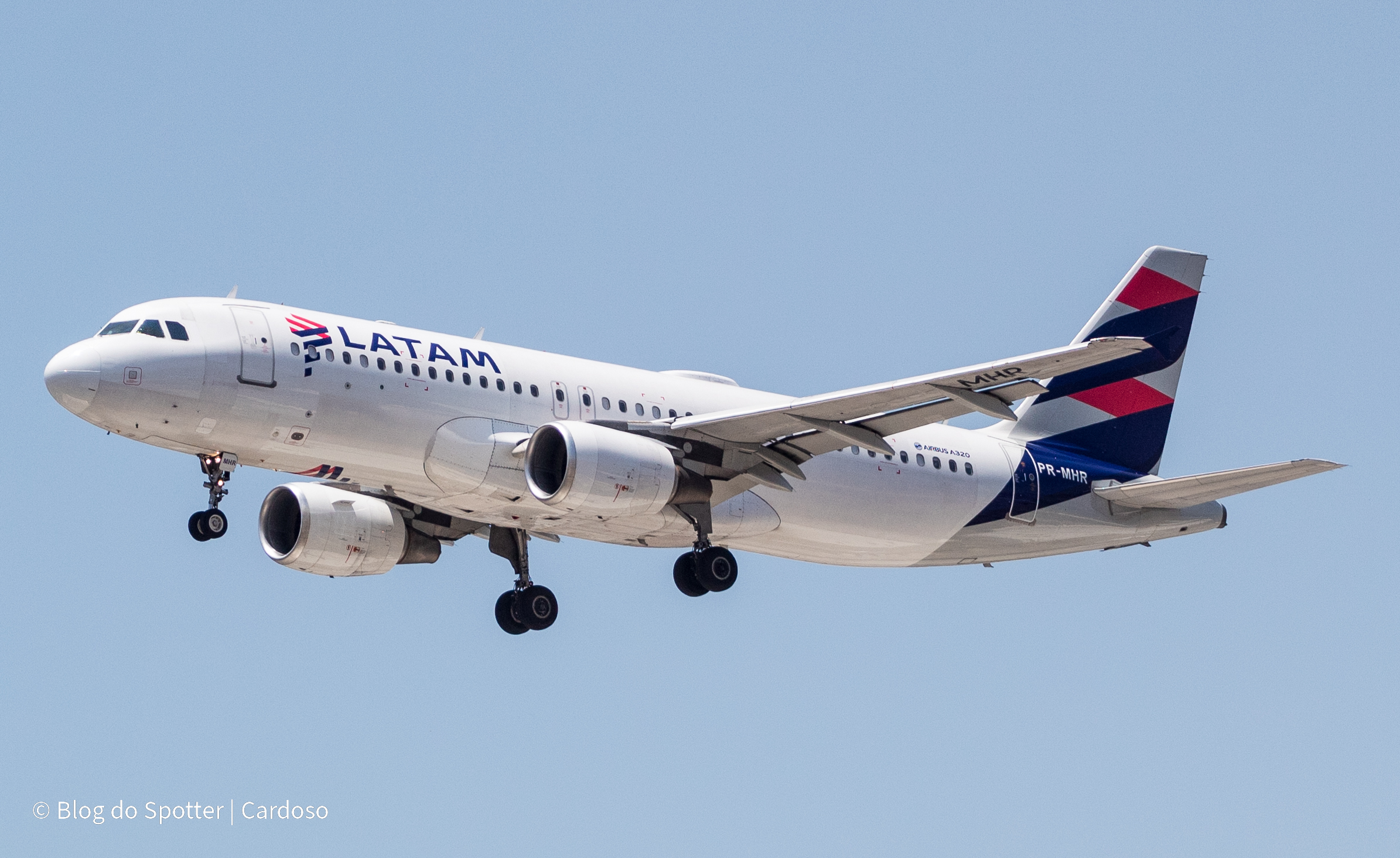 PR-MHR - Airbus A320-214 - LATAM Airlines