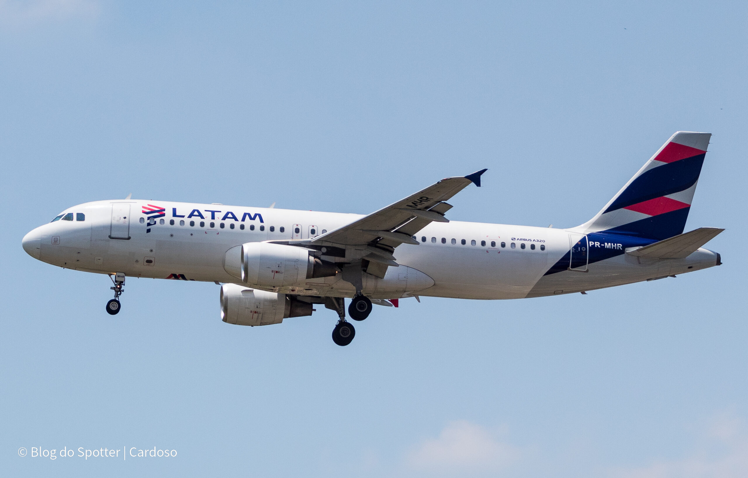 PR-MHR - Airbus A320-214 - LATAM Airlines