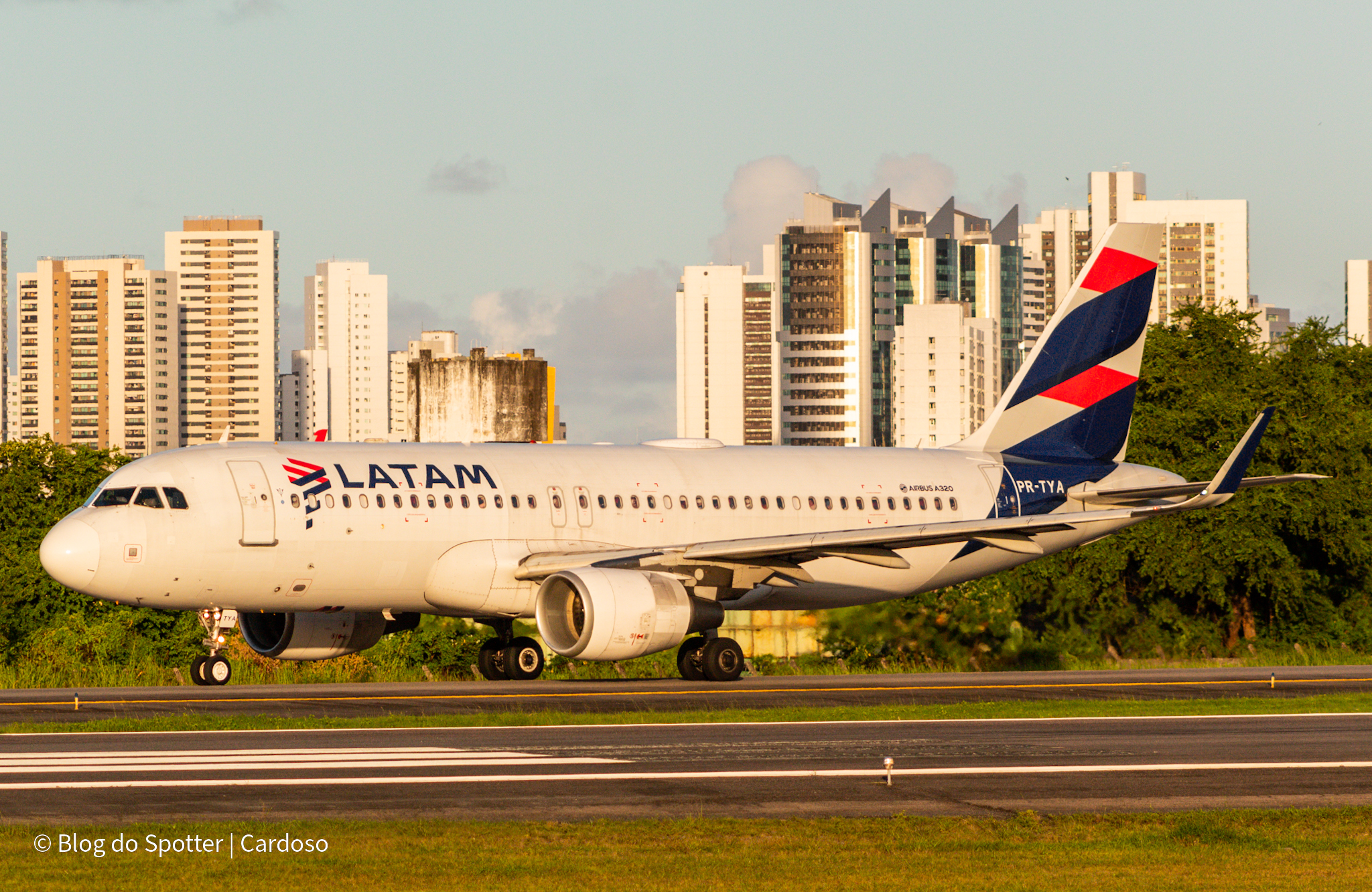 PR-TYA – Airbus A320-214 – LATAM Airlines