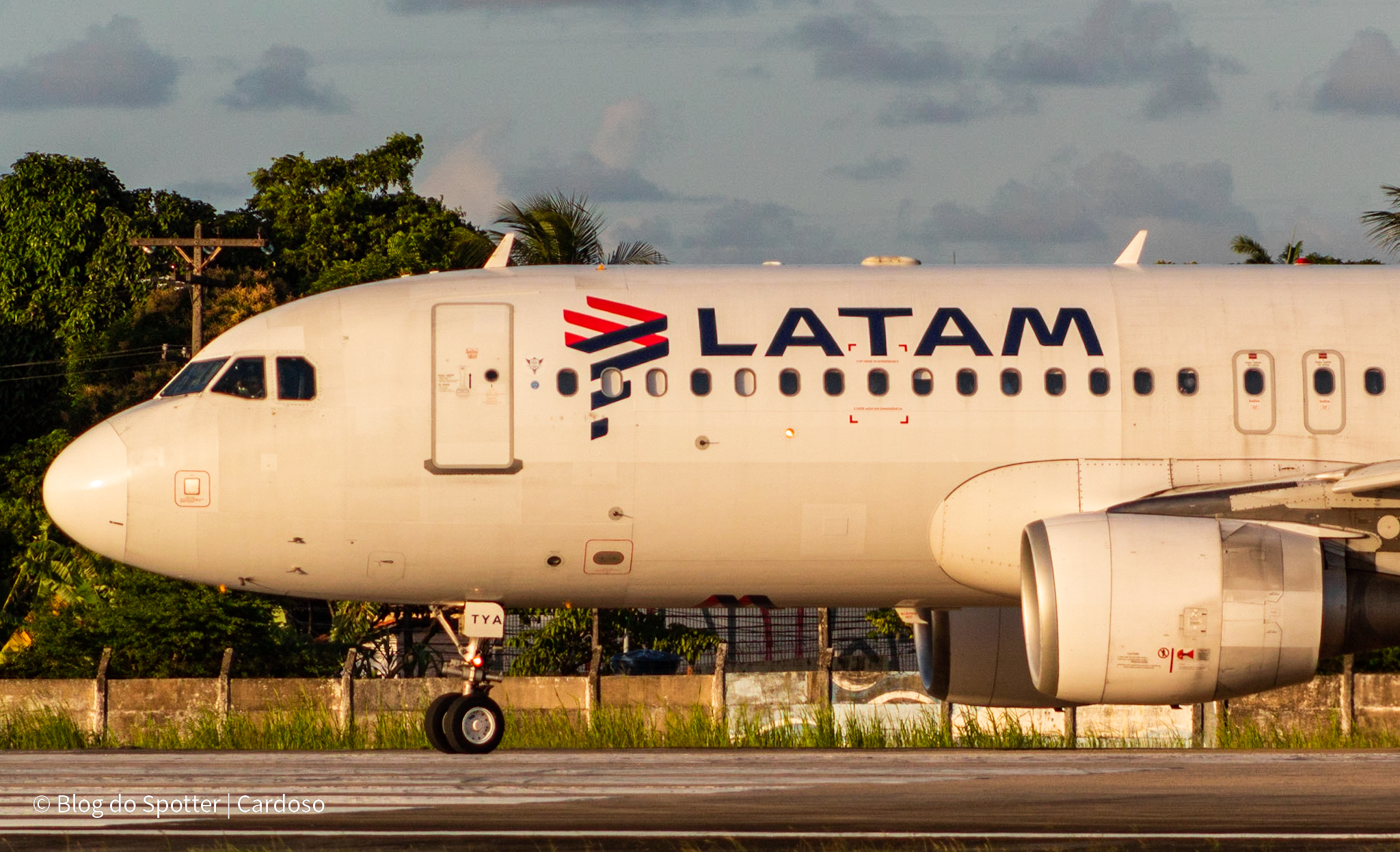 PR-TYA - Airbus A320-214 - LATAM Airlines