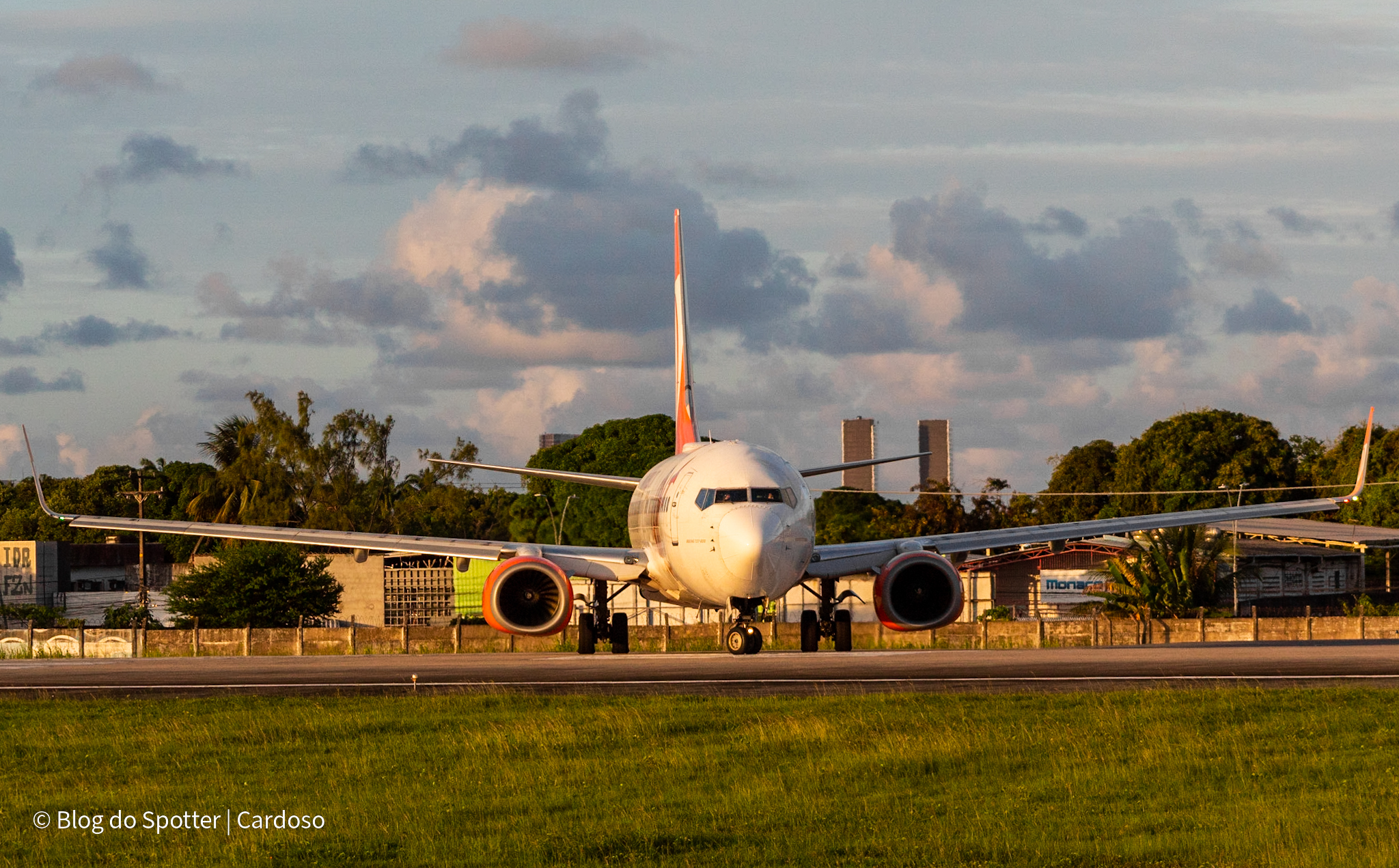 PR-GXM - Boeing 737-8EH - GOL Linhas Aéreas - Blog do Spotter