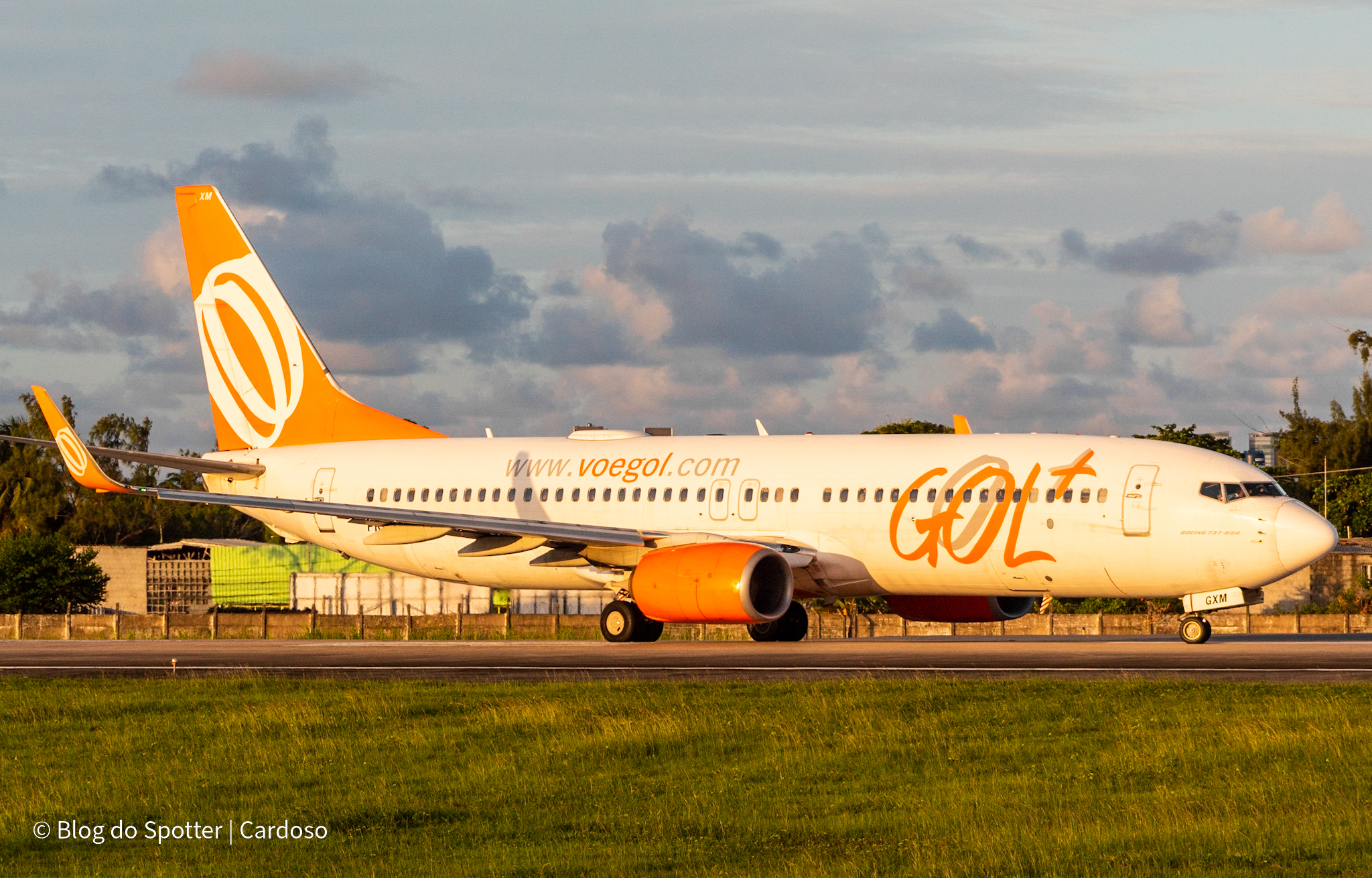 PR-GXM - Boeing 737-8EH - GOL Linhas Aéreas - Blog do Spotter