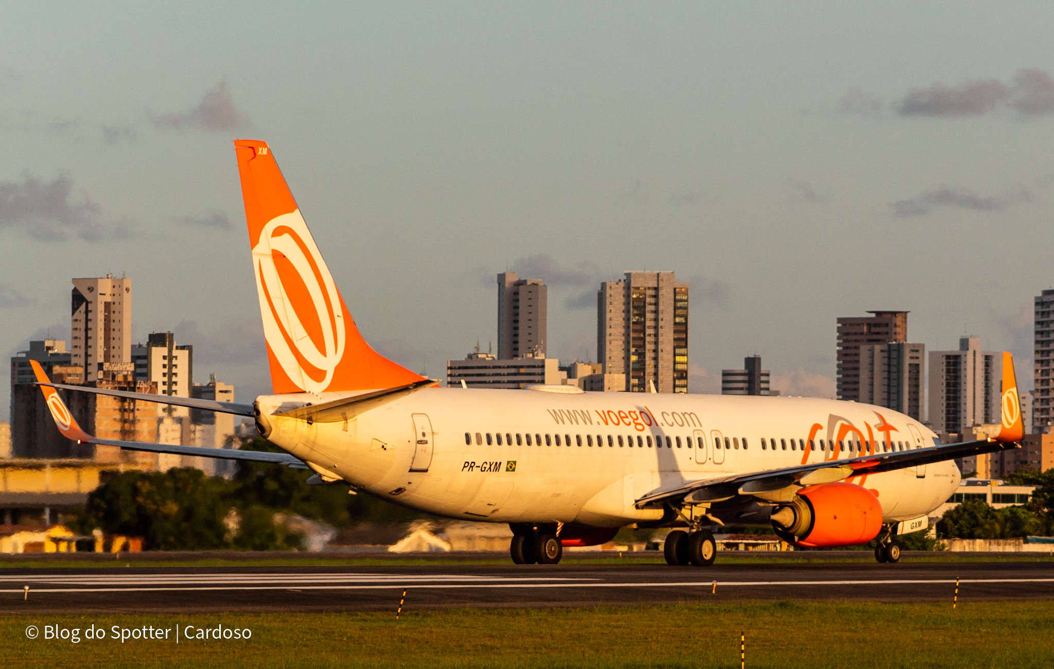 PR-GXM - Boeing 737-8EH - GOL Linhas Aéreas - Blog do Spotter