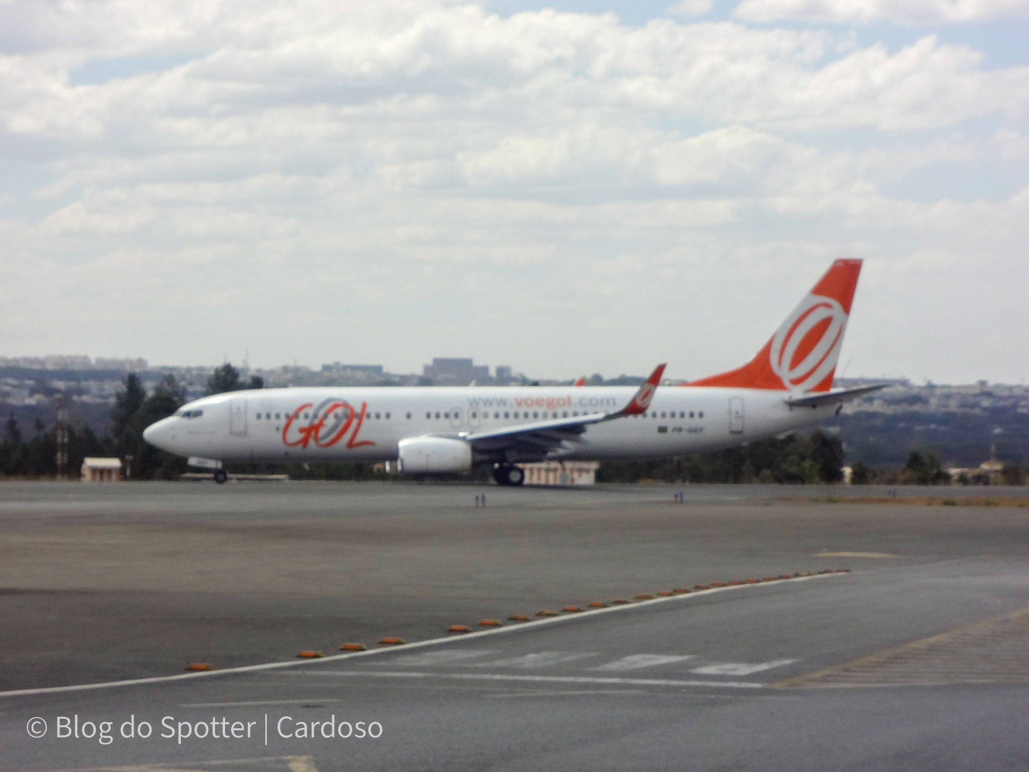 Fotos antigas no Aeroporto Internacional de Brasília - Boeing 737-800 GOL PR-GGY