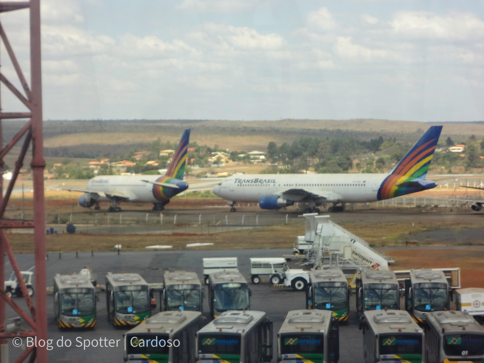 Fotos antigas no Aeroporto Internacional de Brasília - Boeing 767 da TransBrasil