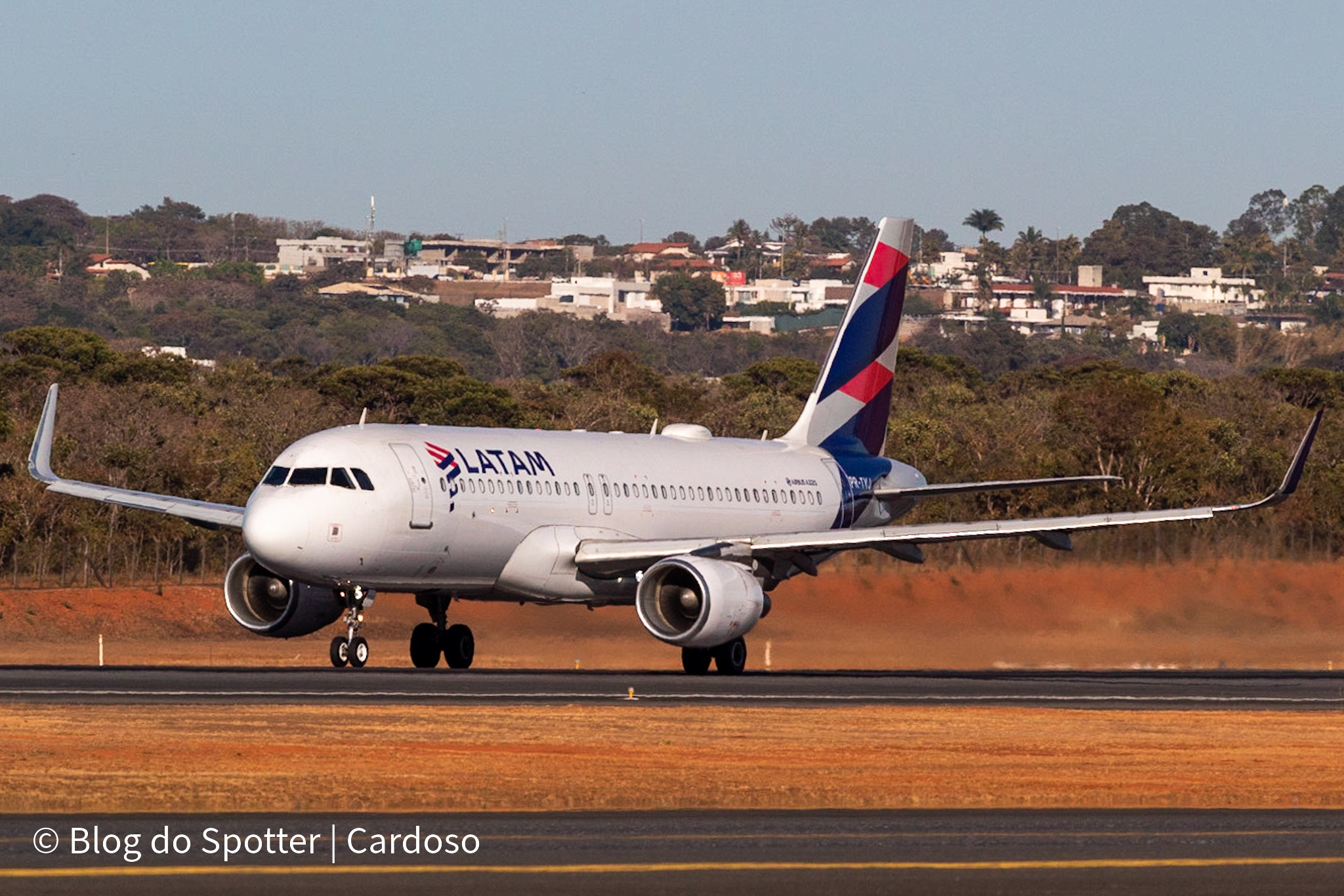 PR-TYJ - Airbus A320-214 WL - LATAM Airlines