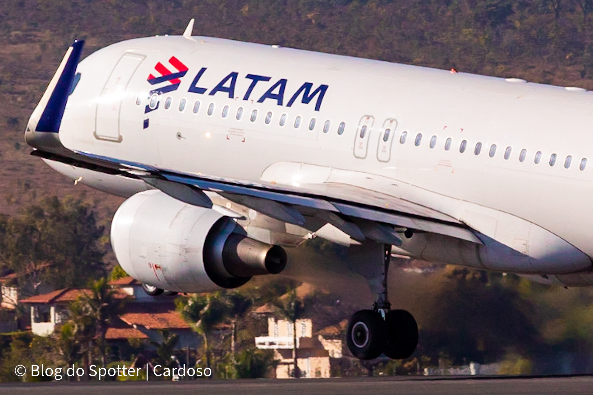 PR-TYJ - Airbus A320-214 WL - LATAM Airlines