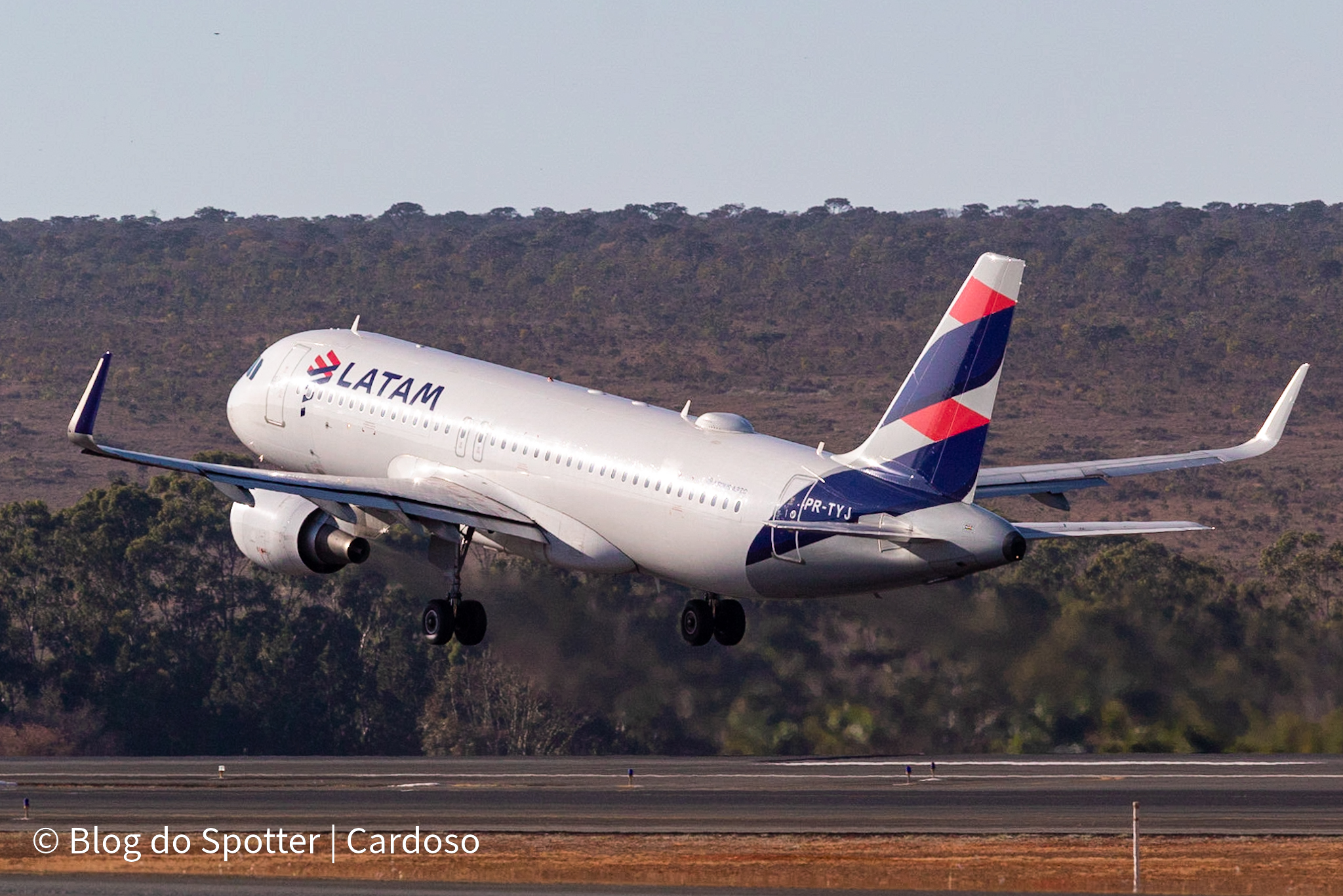 PR-TYJ - Airbus A320-214 WL - LATAM Airlines