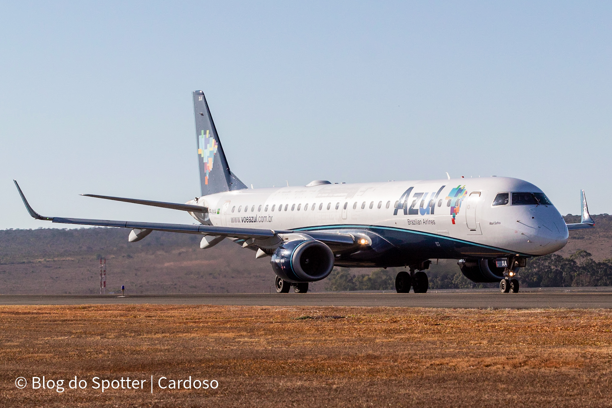PR-AXA – Embraer 195 – Azul Linhas Aéreas
