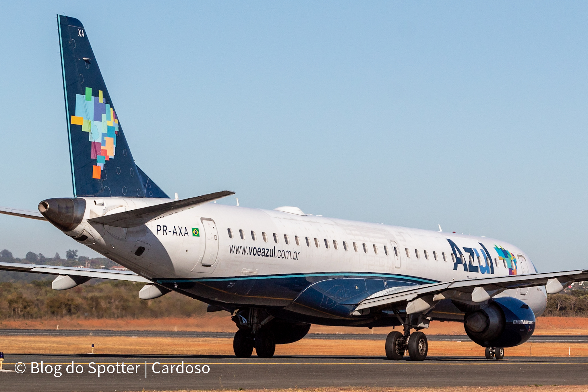 PR-AXA – Embraer 195 – Azul Linhas Aéreas
