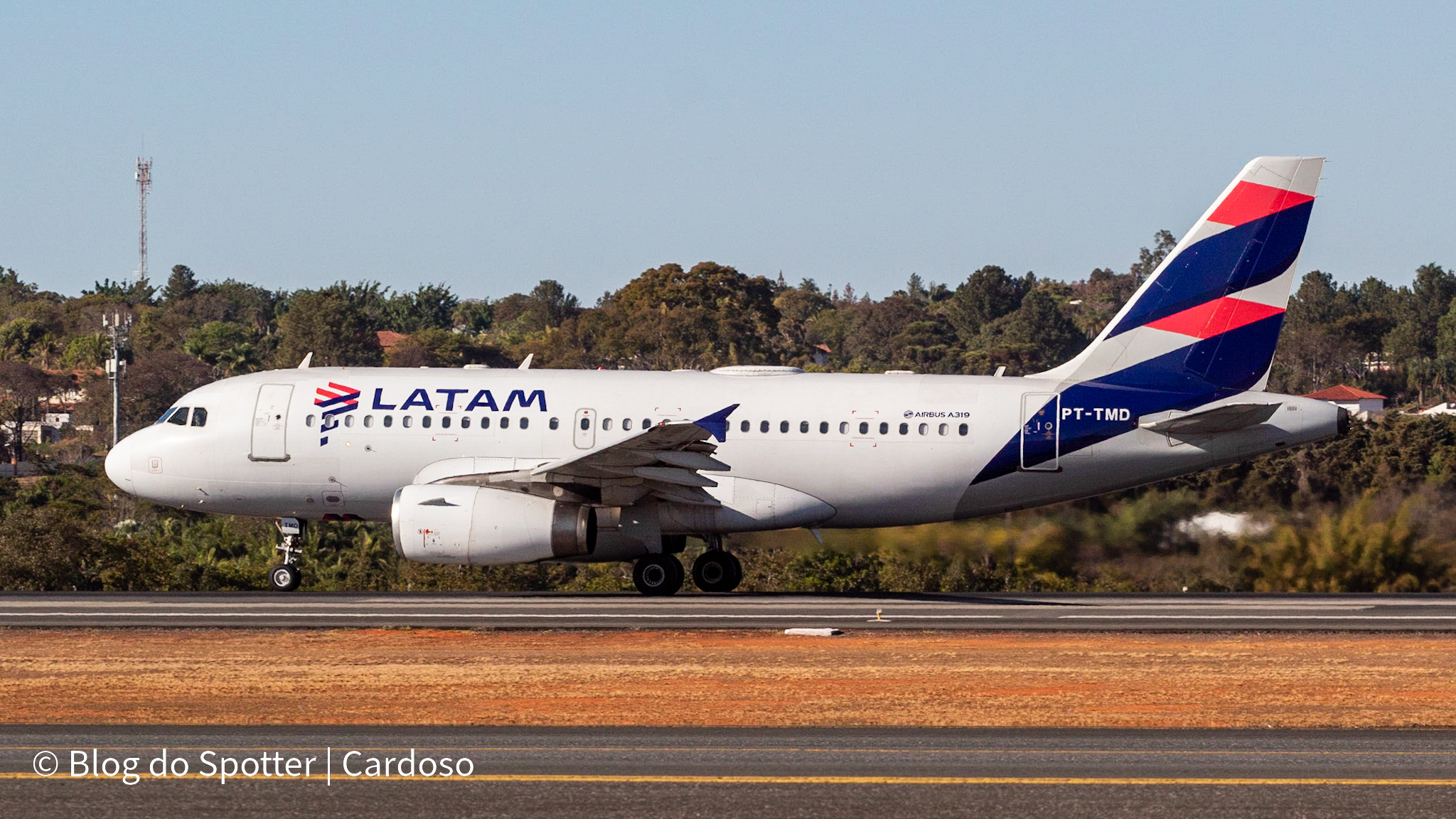 PT-TMD - Airbus A319-132 - LATAM Airlines - Spotter Day 2022 do Aeroporto Internacional de Brasília