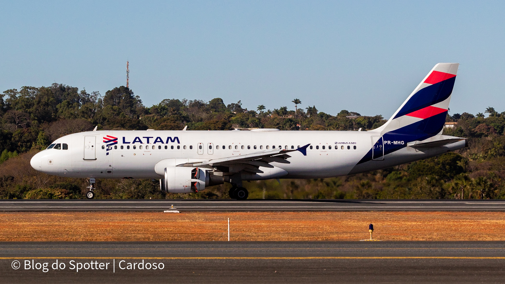 PR-MHG - Airbus A320-214 - LATAM Airlines - Spotter Day 2022 do Aeroporto de Brasília