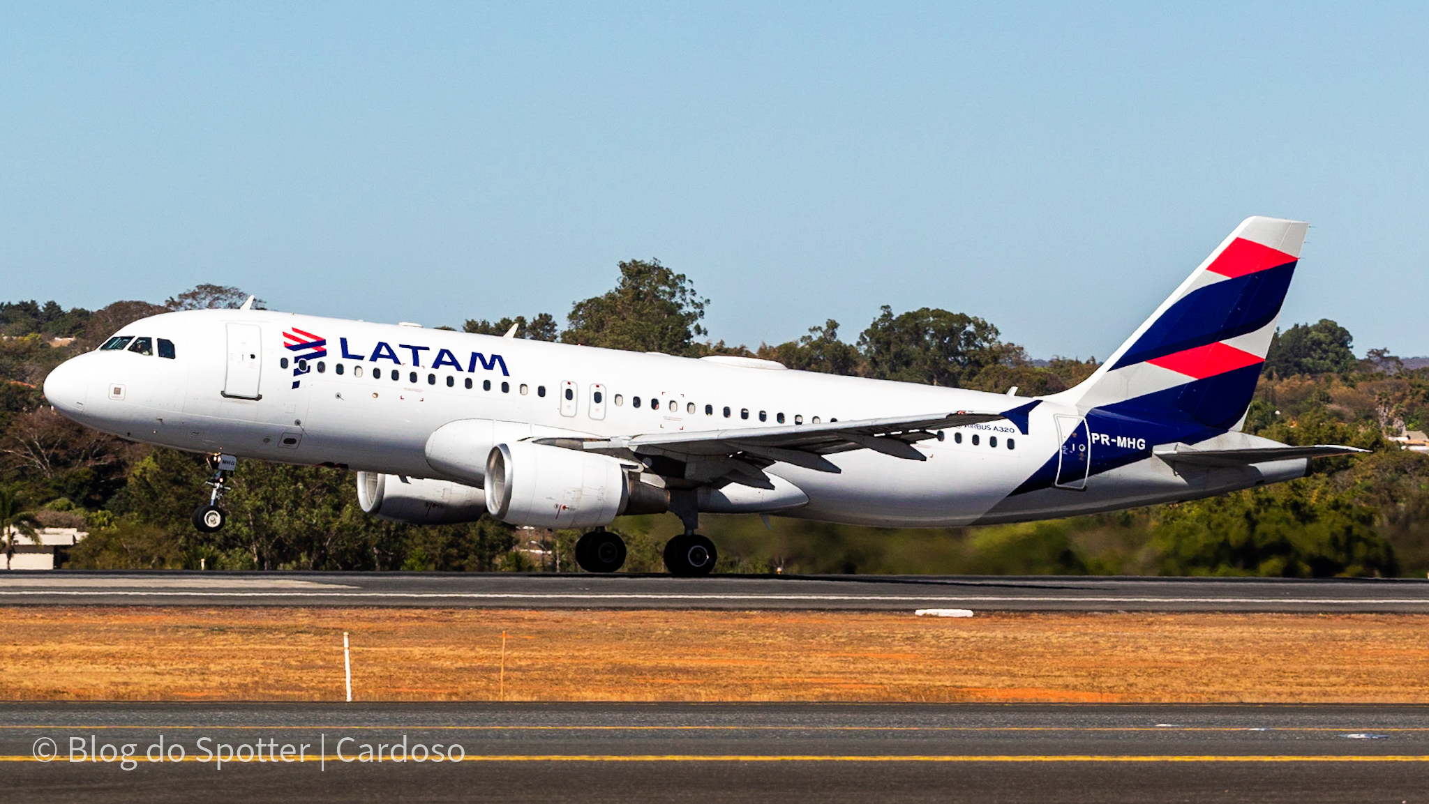 PR-MHG - Airbus A320-214 - LATAM Airlines - Spotter Day 2022 do Aeroporto de Brasília