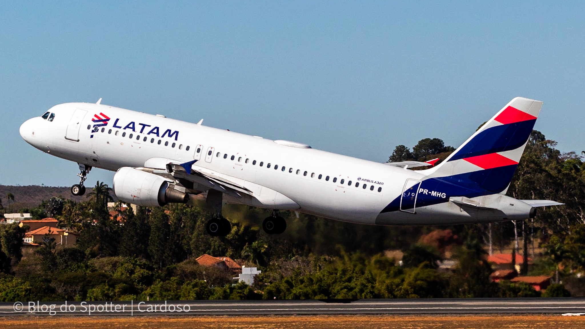 PR-MHG - Airbus A320-214 - LATAM Airlines - Spotter Day 2022 do Aeroporto de Brasília